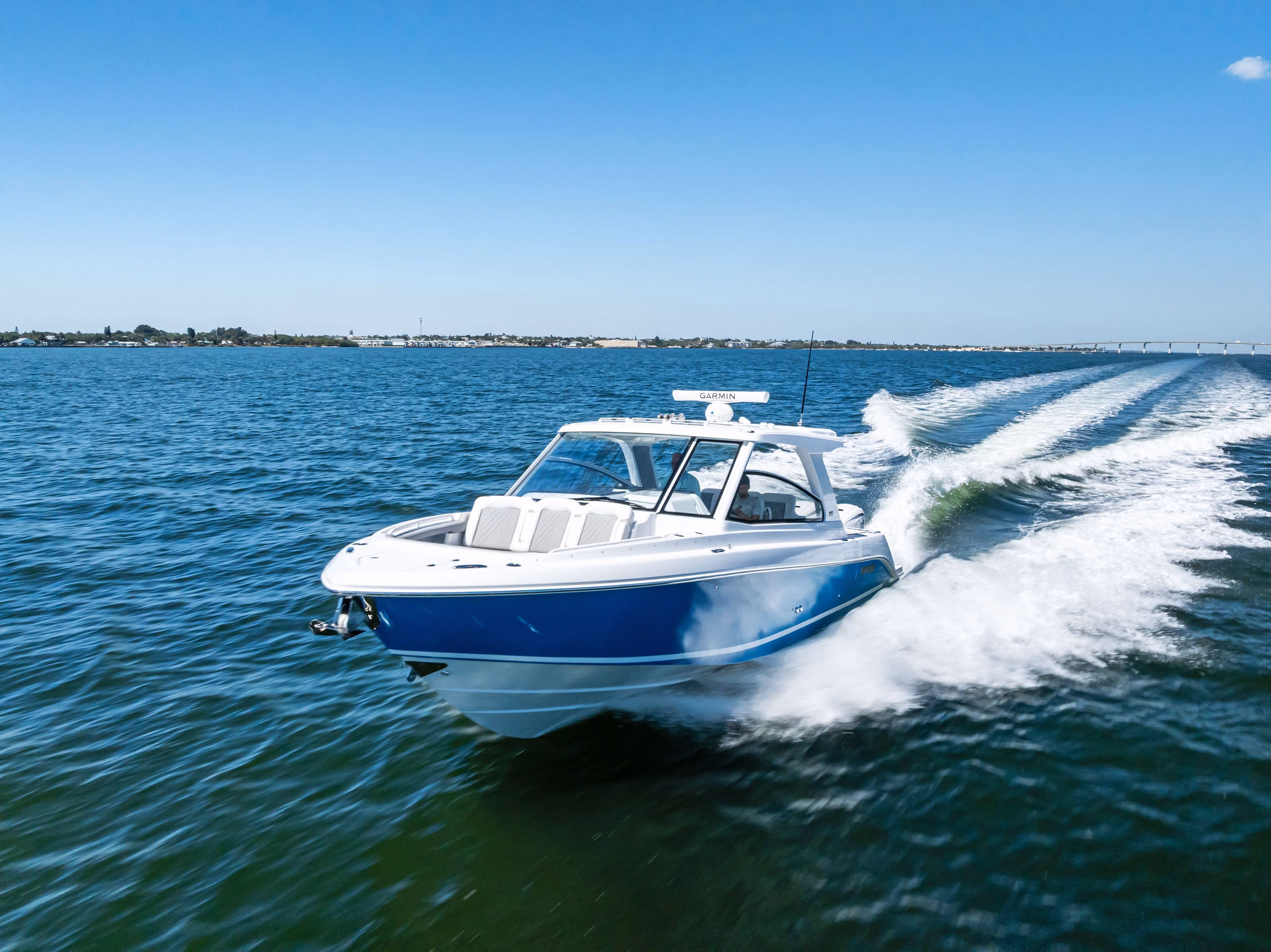 2026 Everglades Boats 367CX