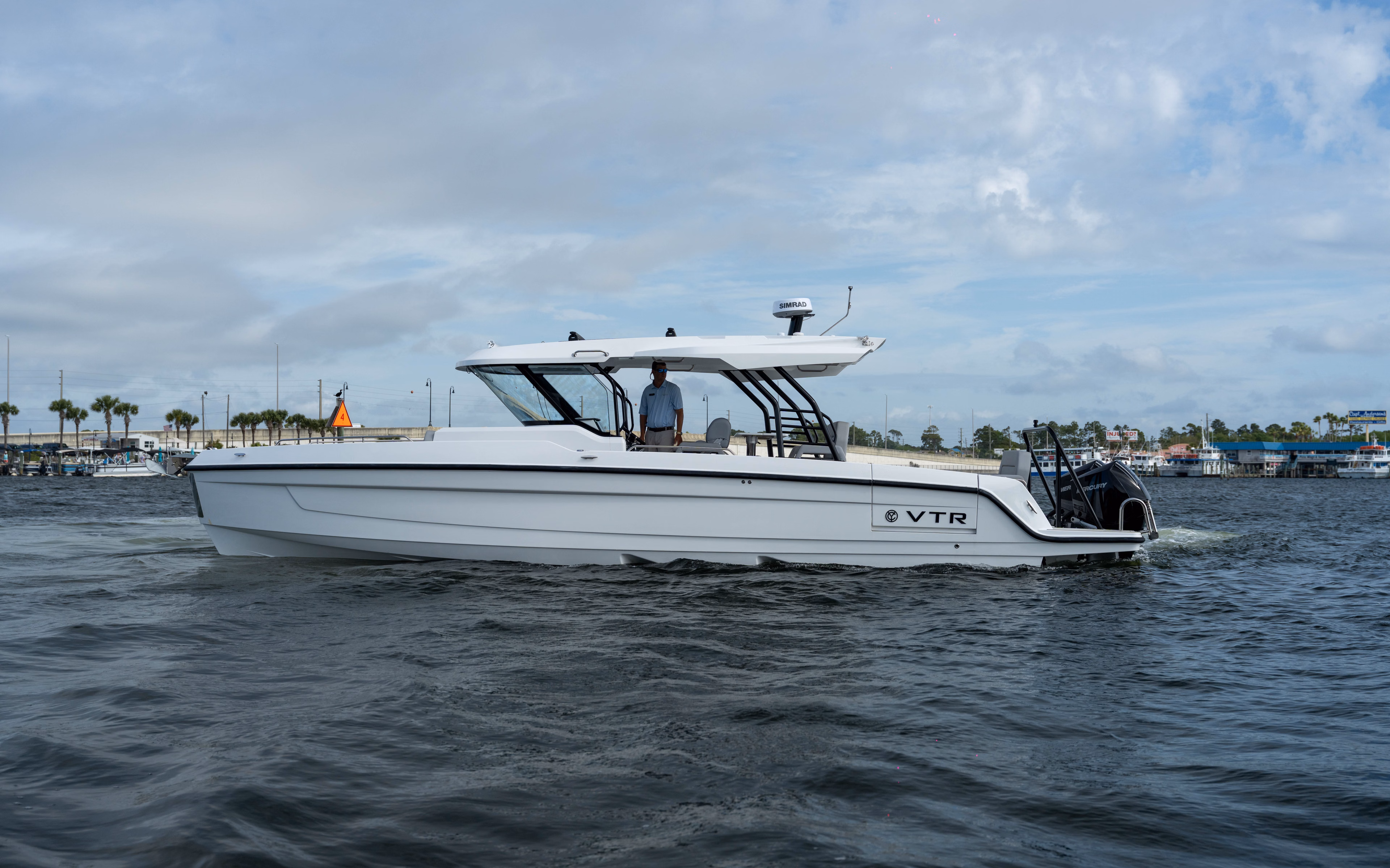 2026 Cruisers Yachts 38 VTR 