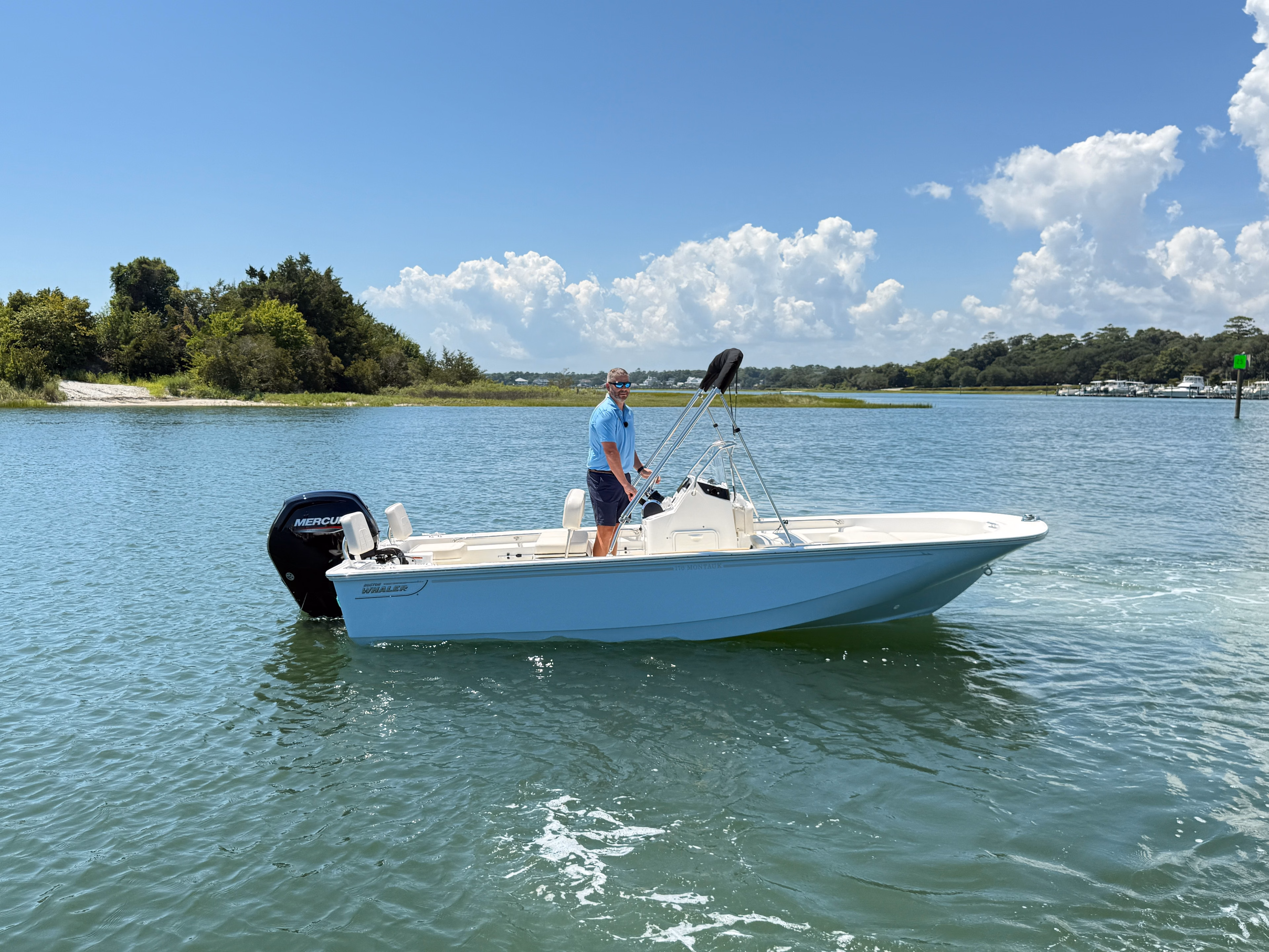 2027 Boston Whaler 170 Montauk