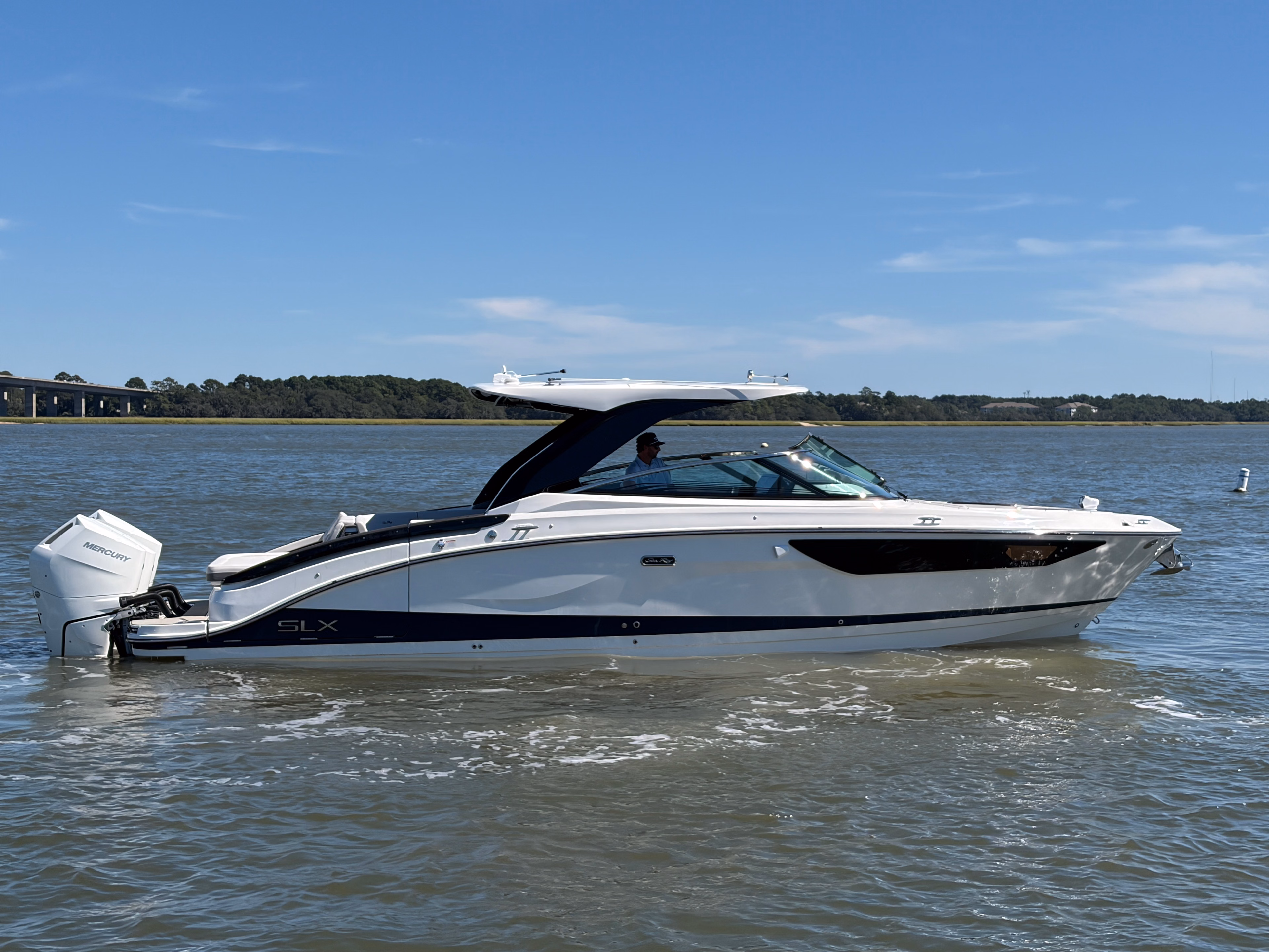 2027 Sea Ray SLX 360 Outboard