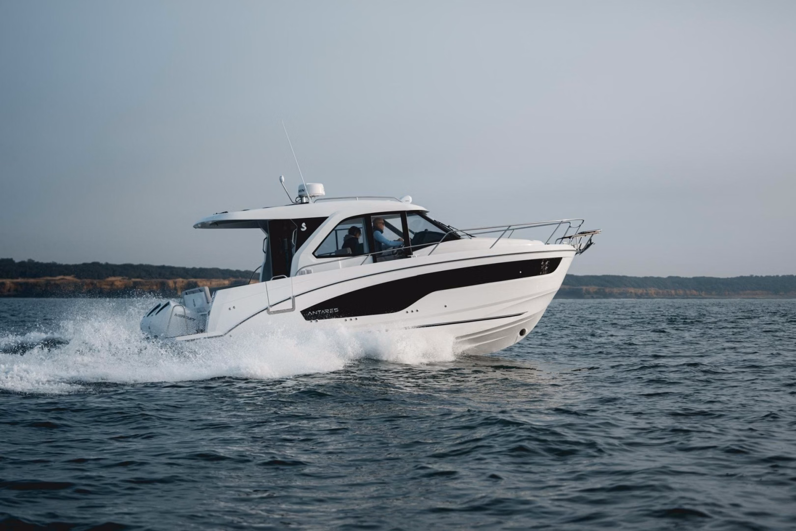 2027 Beneteau Antares 9