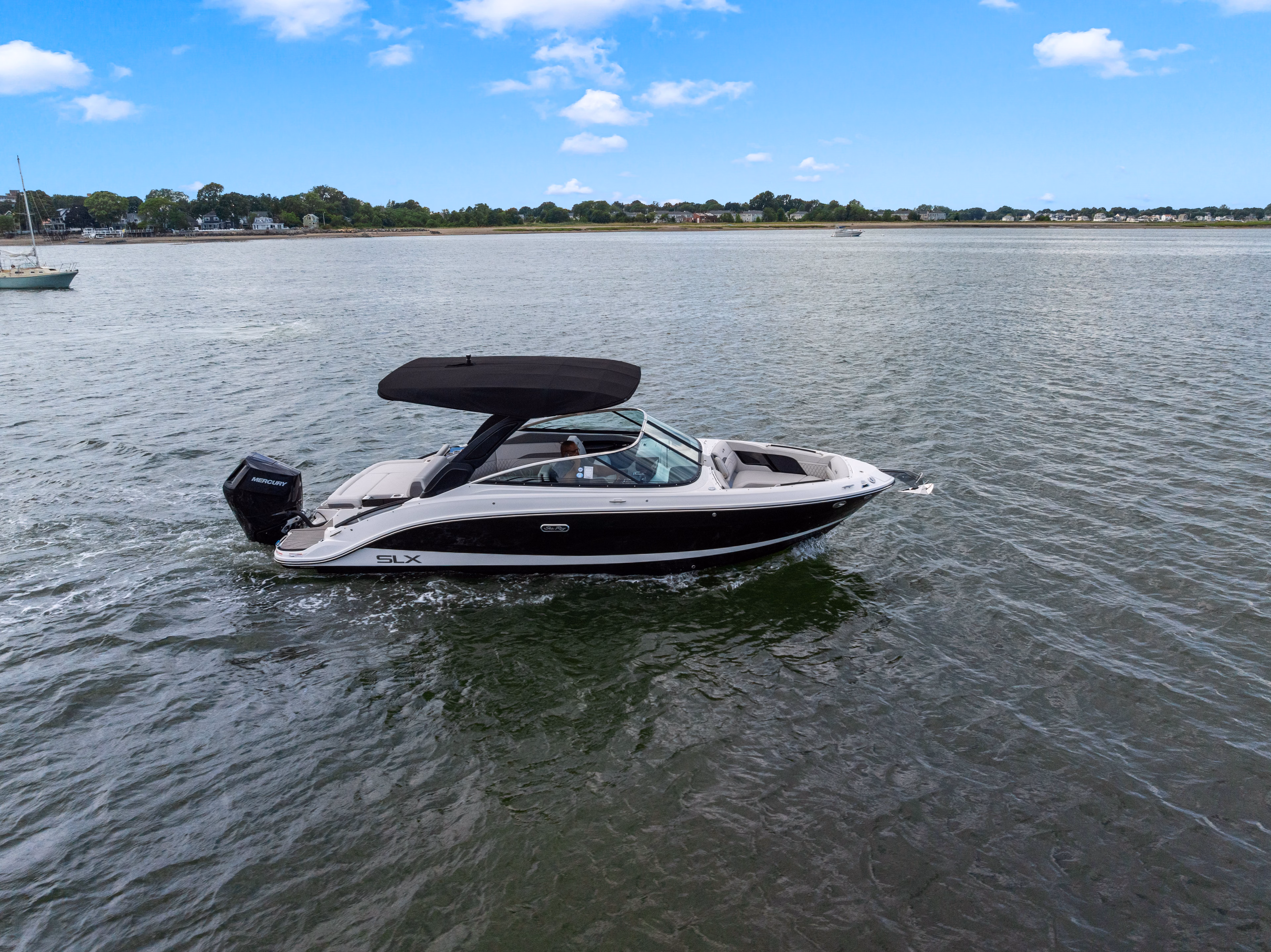 2026 Sea Ray SLX 260 Outboard