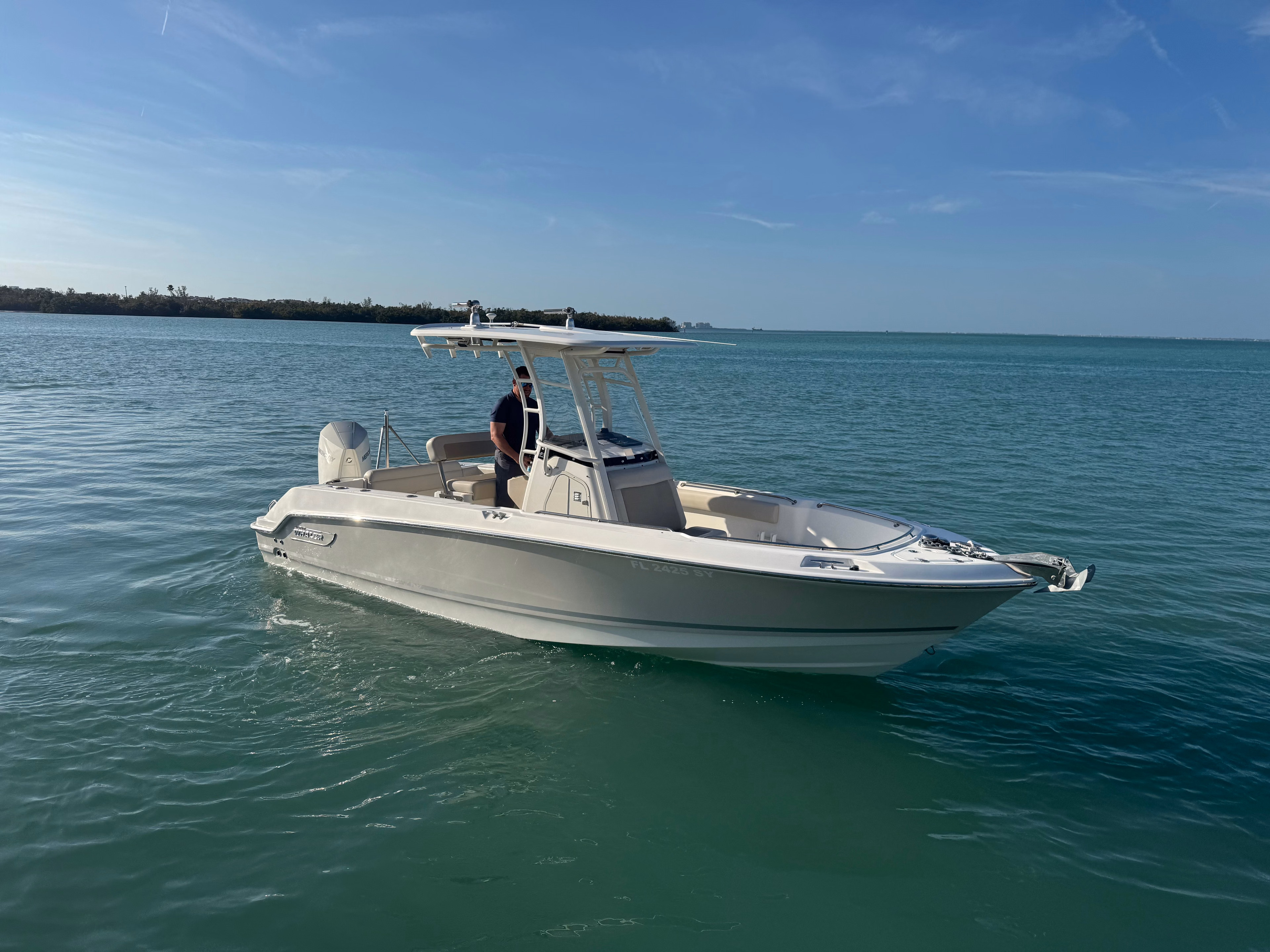 2021 Boston Whaler 230 Outrage