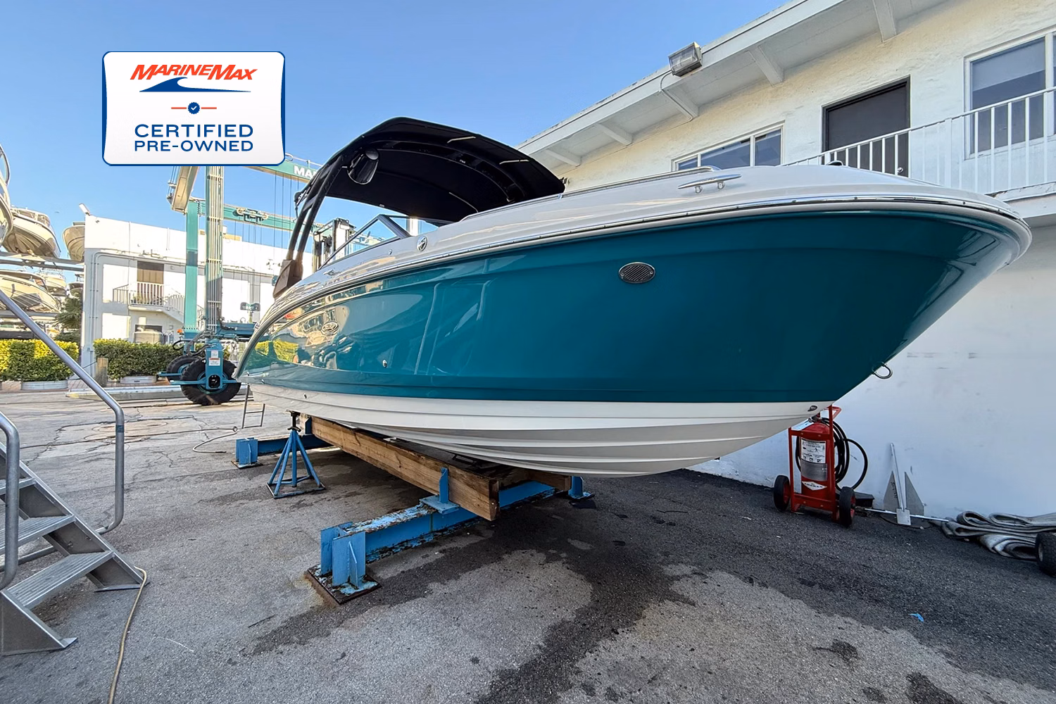 2024 Sea Ray SDX 270 Outboard 