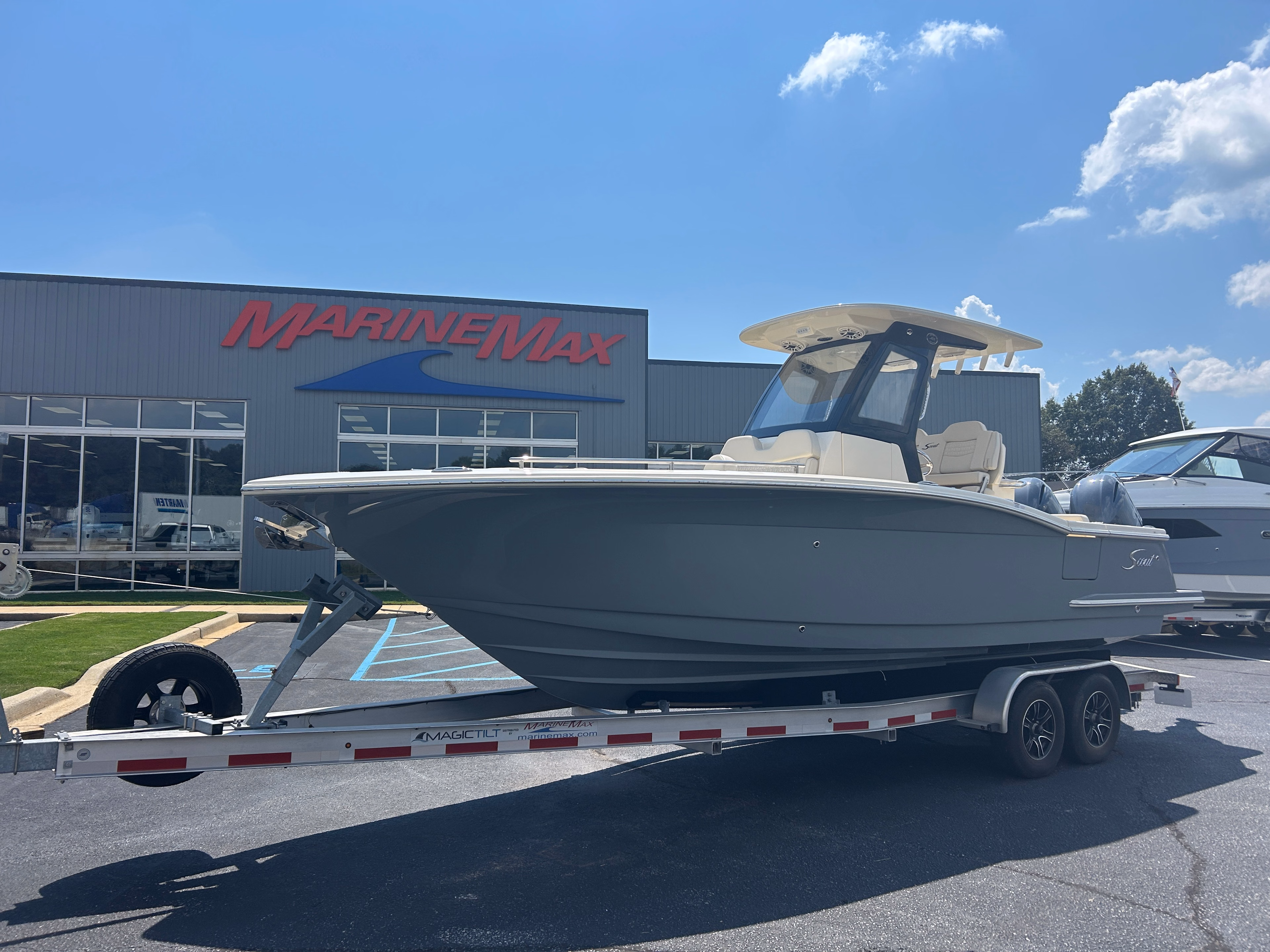 2027 Scout Boats 260 LXF