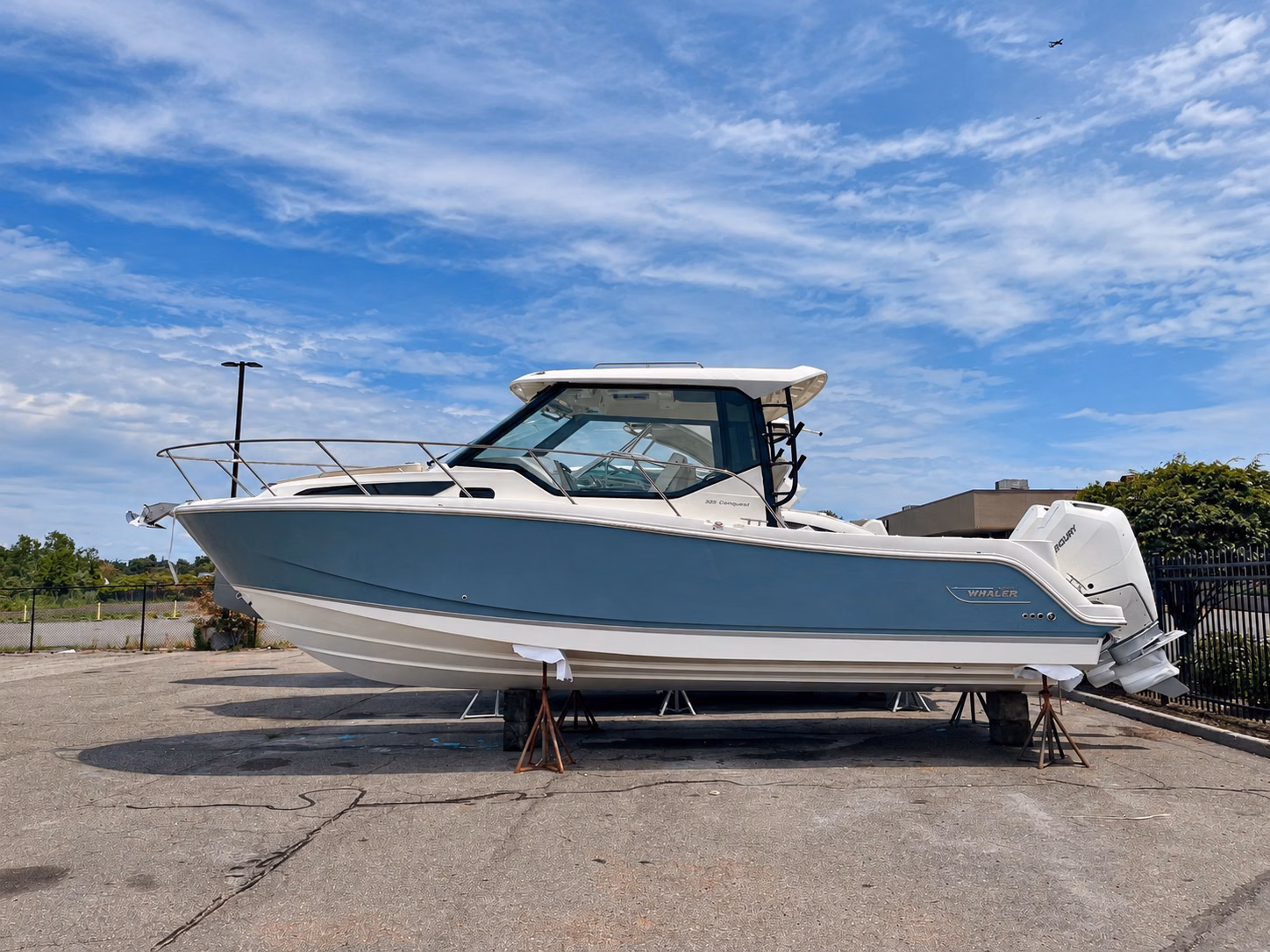 2026 Boston Whaler 325 Conquest