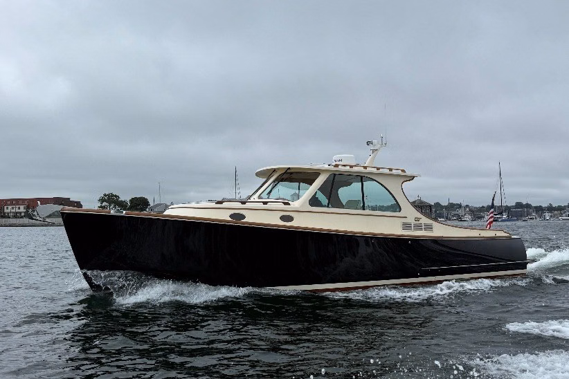 2015 Hinckley Yachts Talaria 34