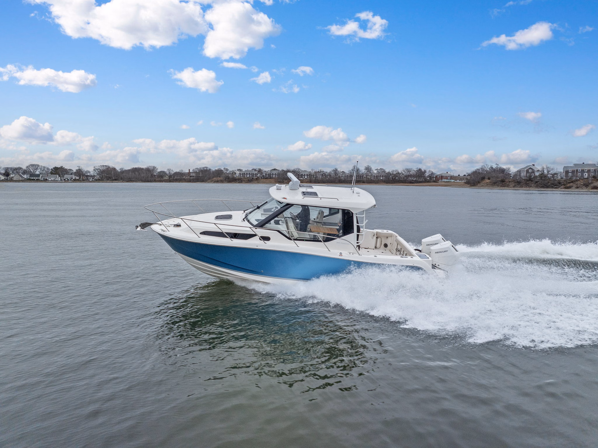 2026 Boston Whaler 325 Conquest