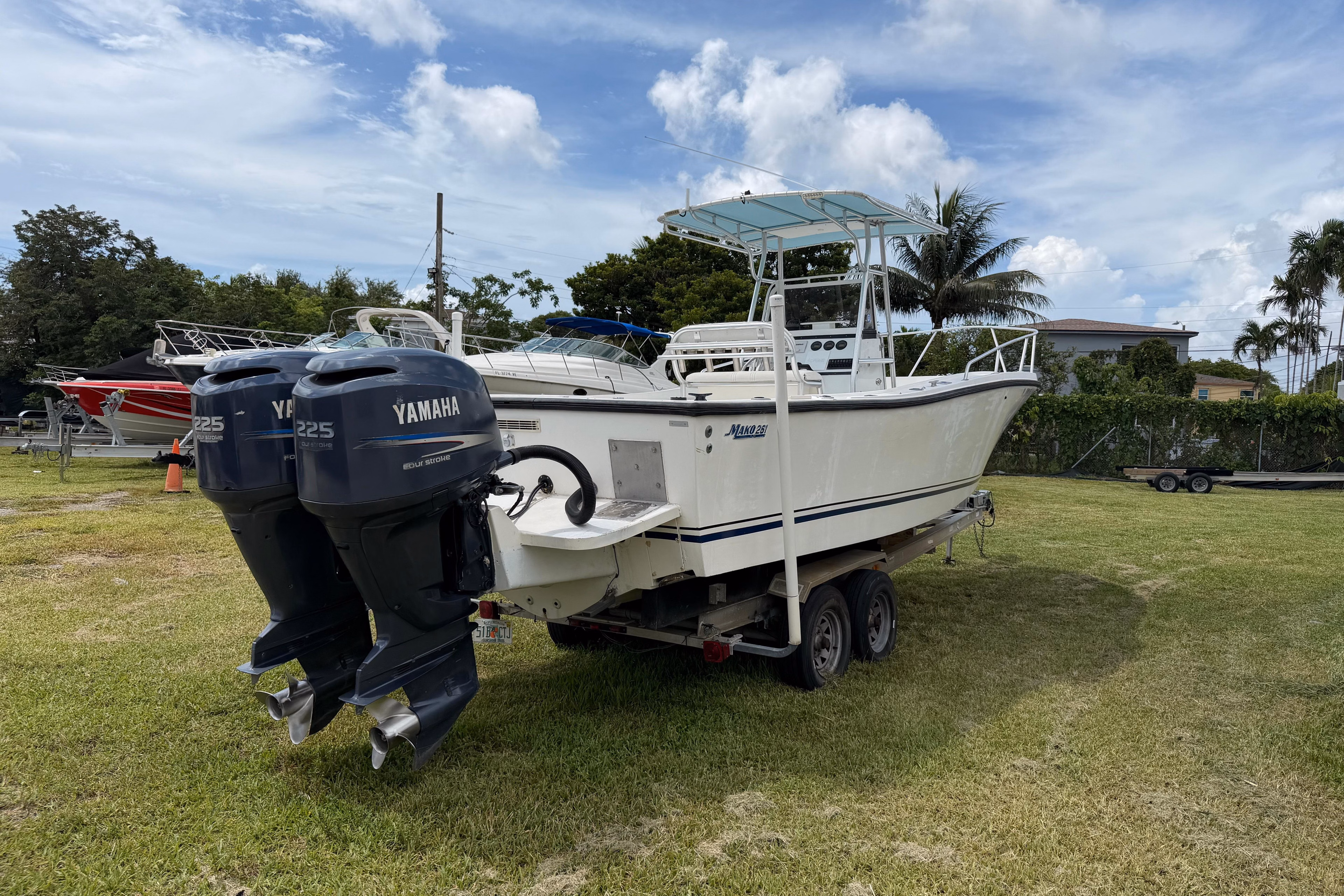 1993 Mako 261 Center Console 