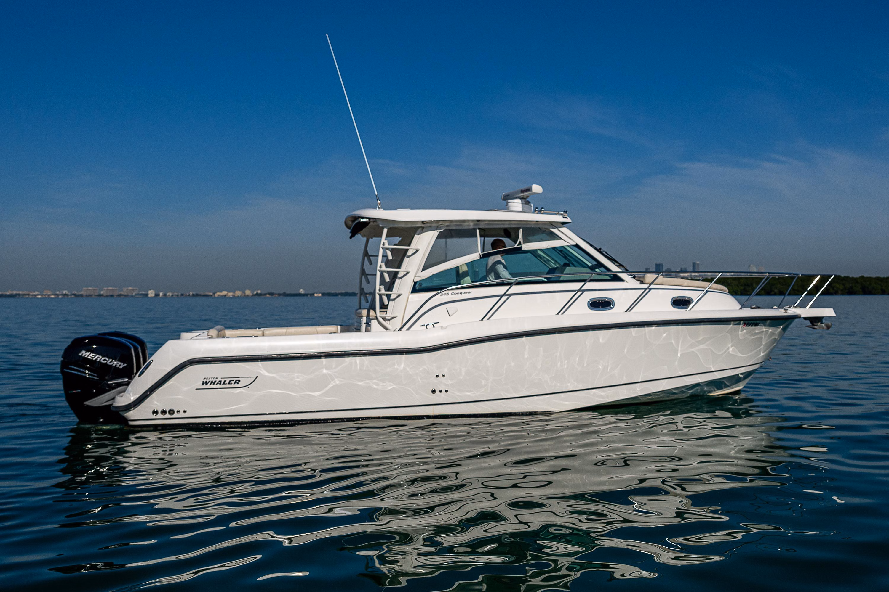 2017 Boston Whaler 345 Conquest