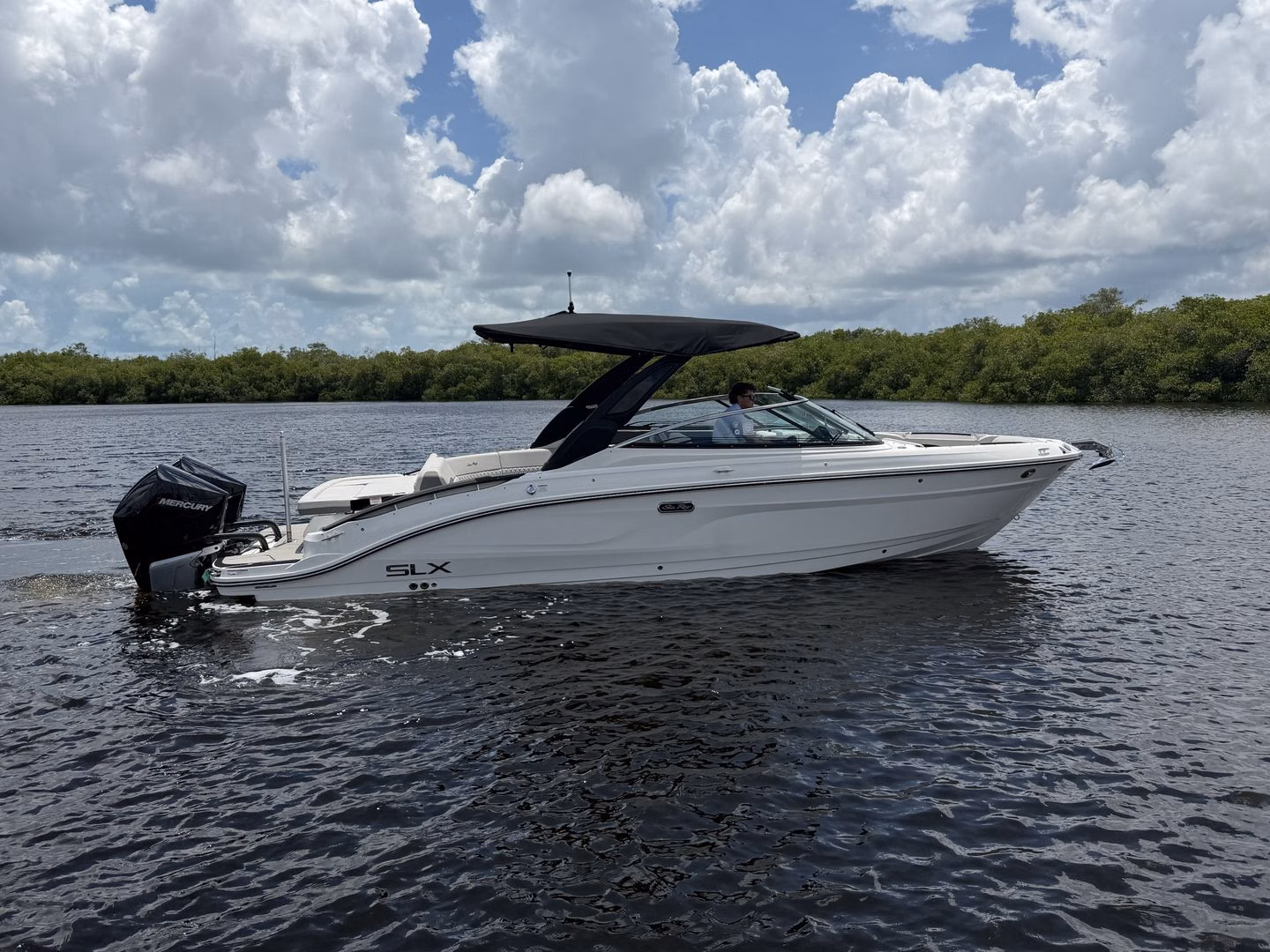 2027 Sea Ray SLX 280 Outboard 