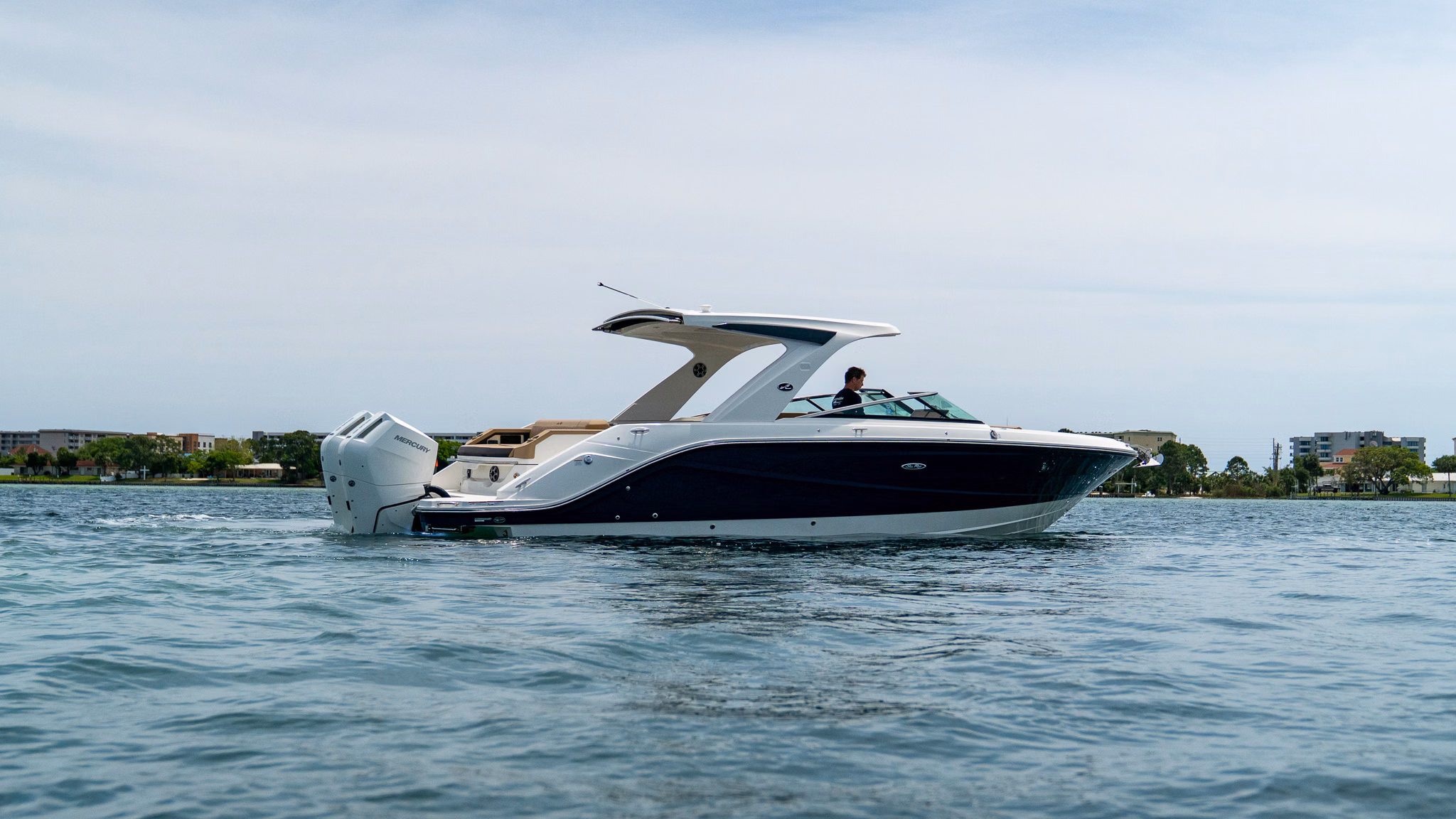 2026 Sea Ray SLX 310 Outboard
