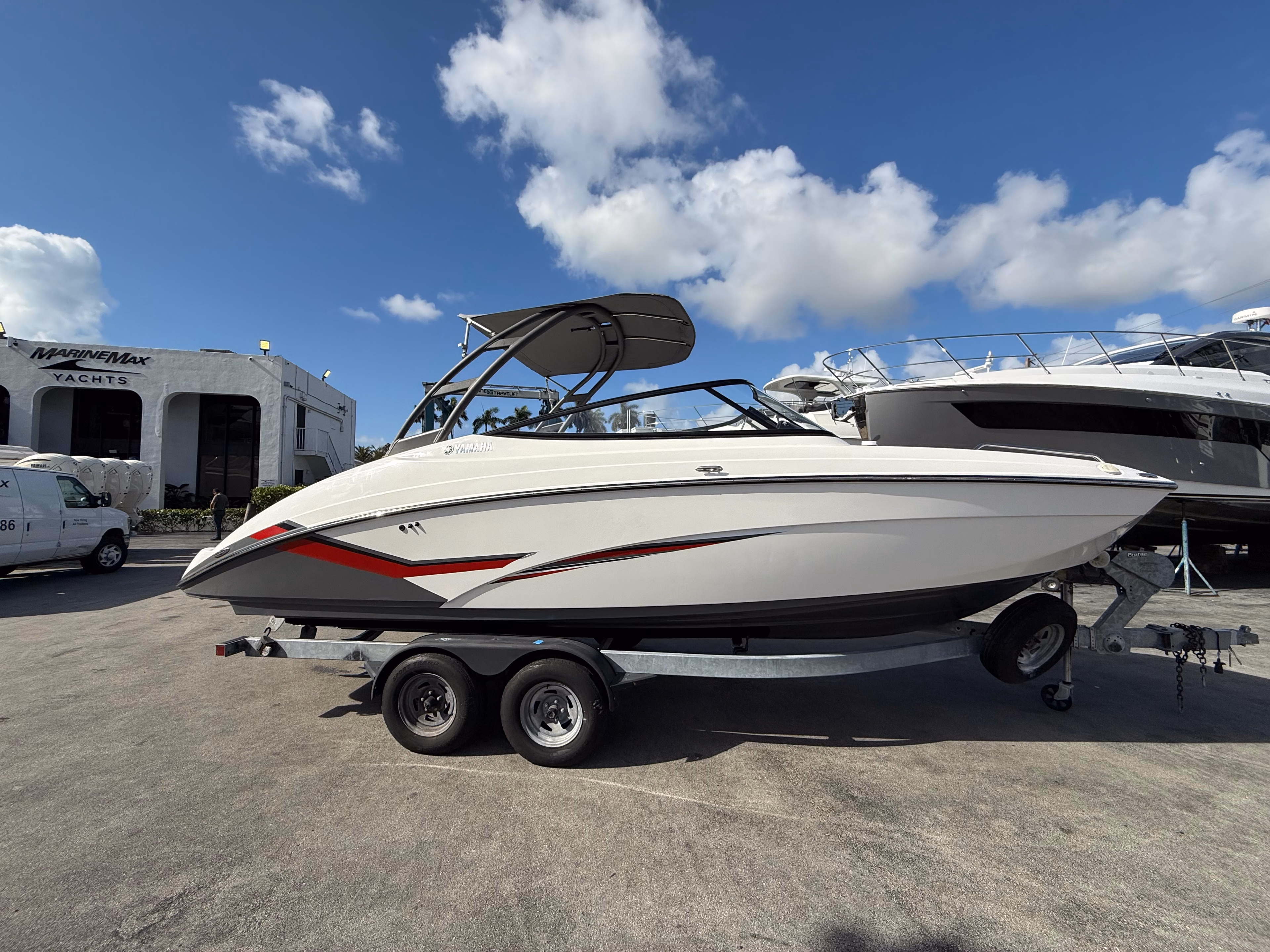 2019 Yamaha AR240 