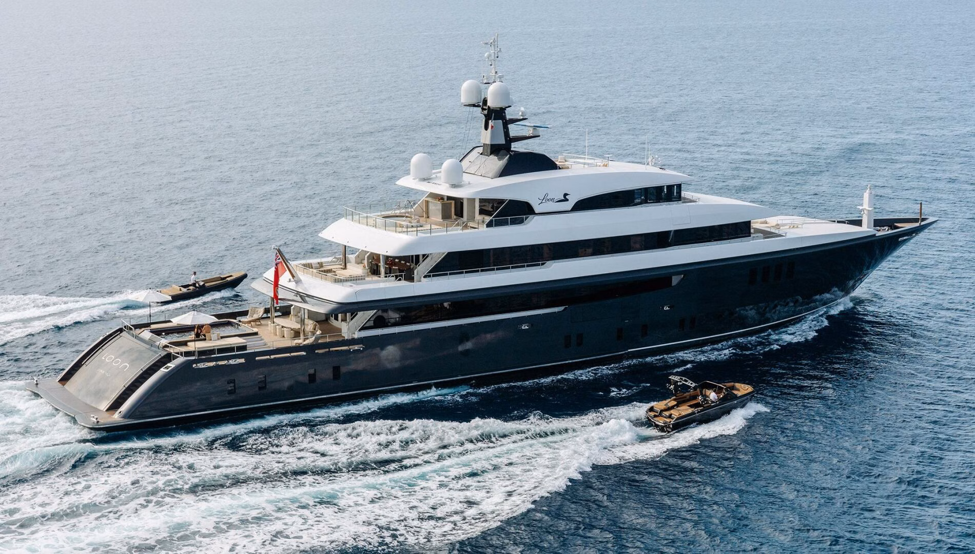 2010 ICON Yachts 221 