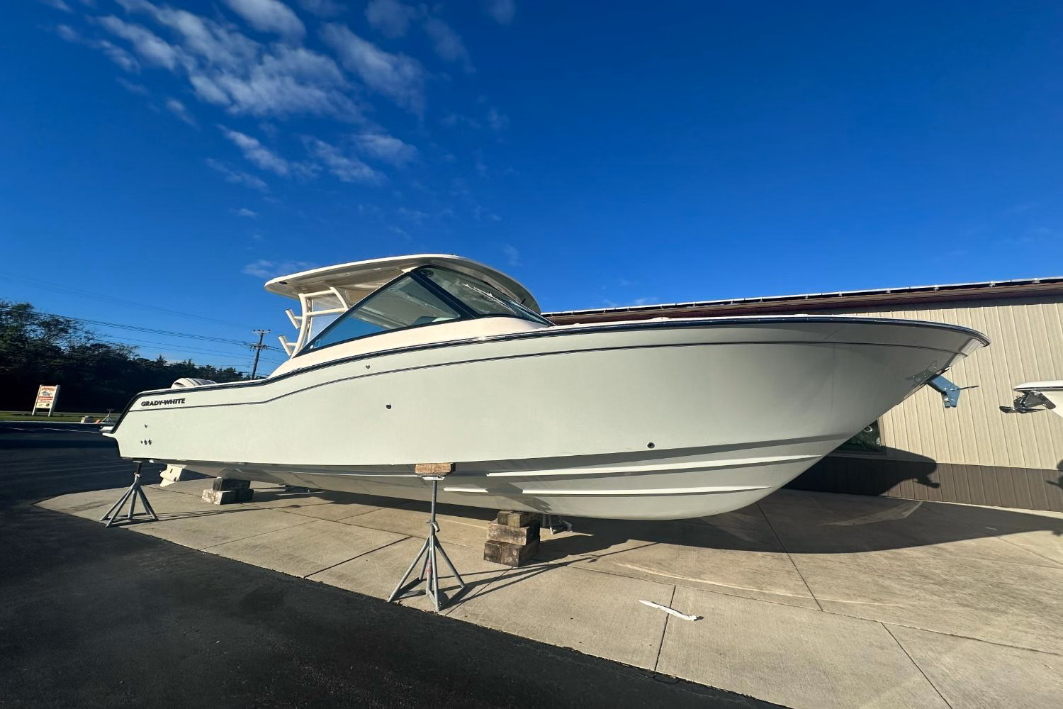 2026 Grady-White Boats Freedom 325