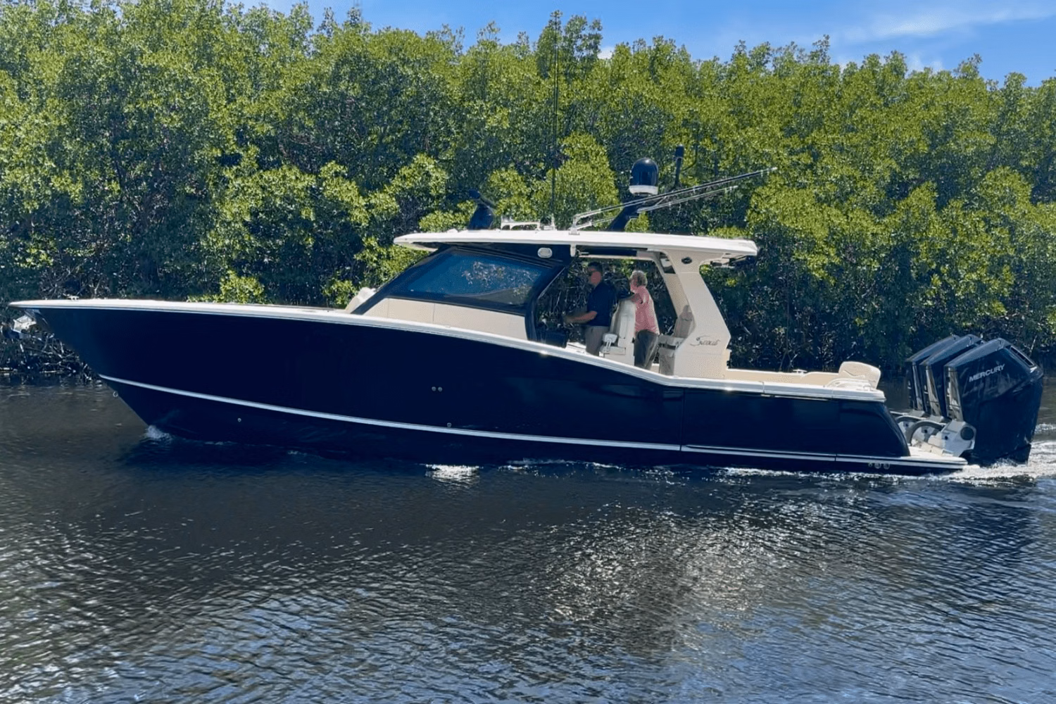 2025 Scout Boats 425 LXF 