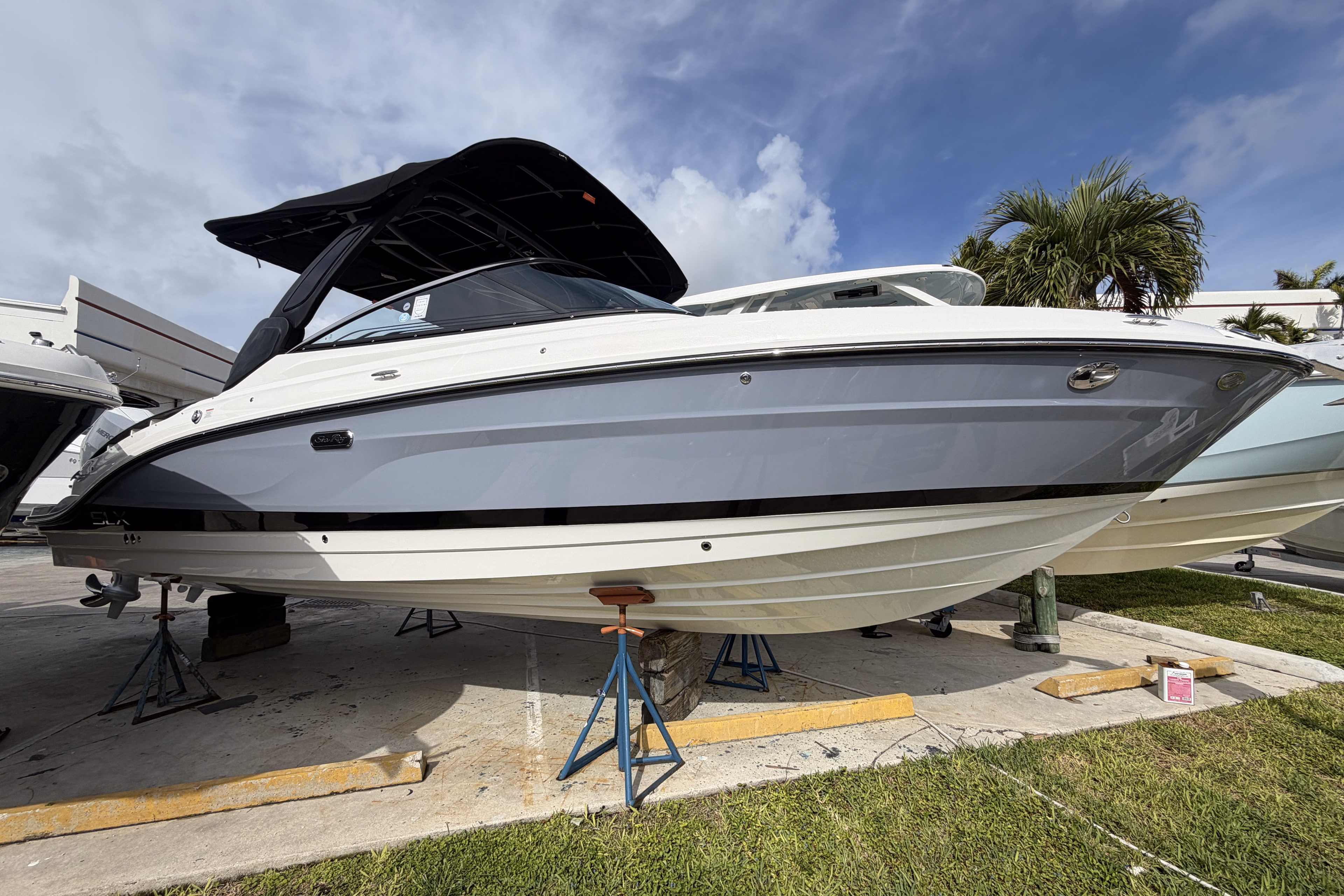 2026 Sea Ray SLX 280 Outboard 