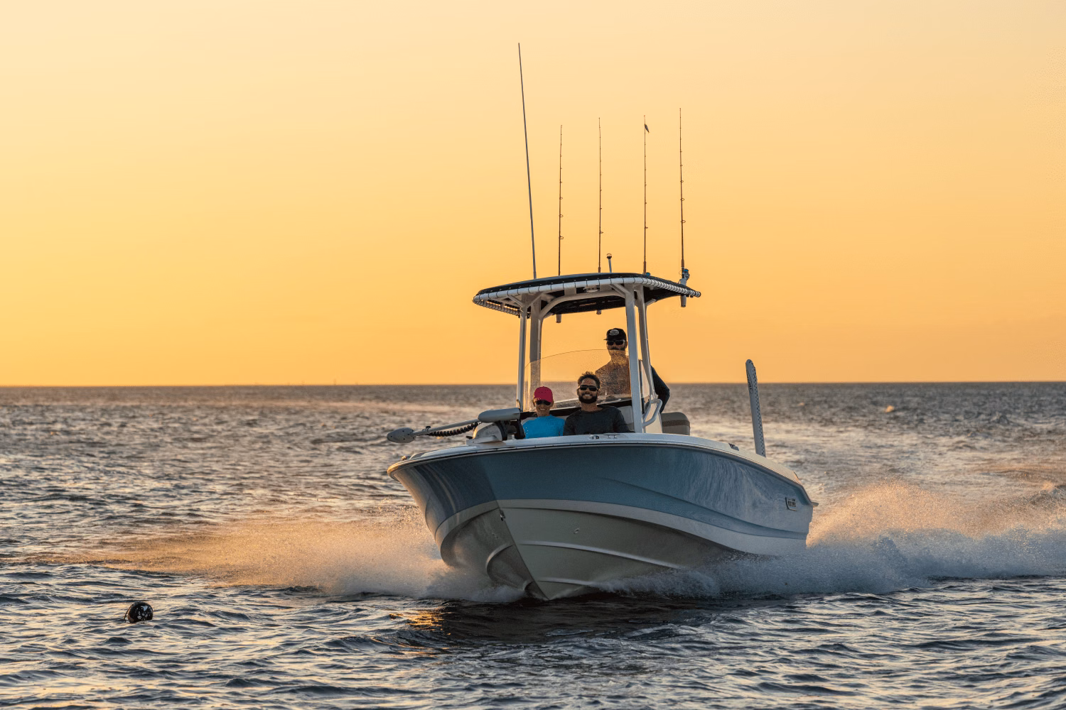 2027 Boston Whaler 220 Dauntless