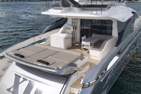 2020 Azimut S8