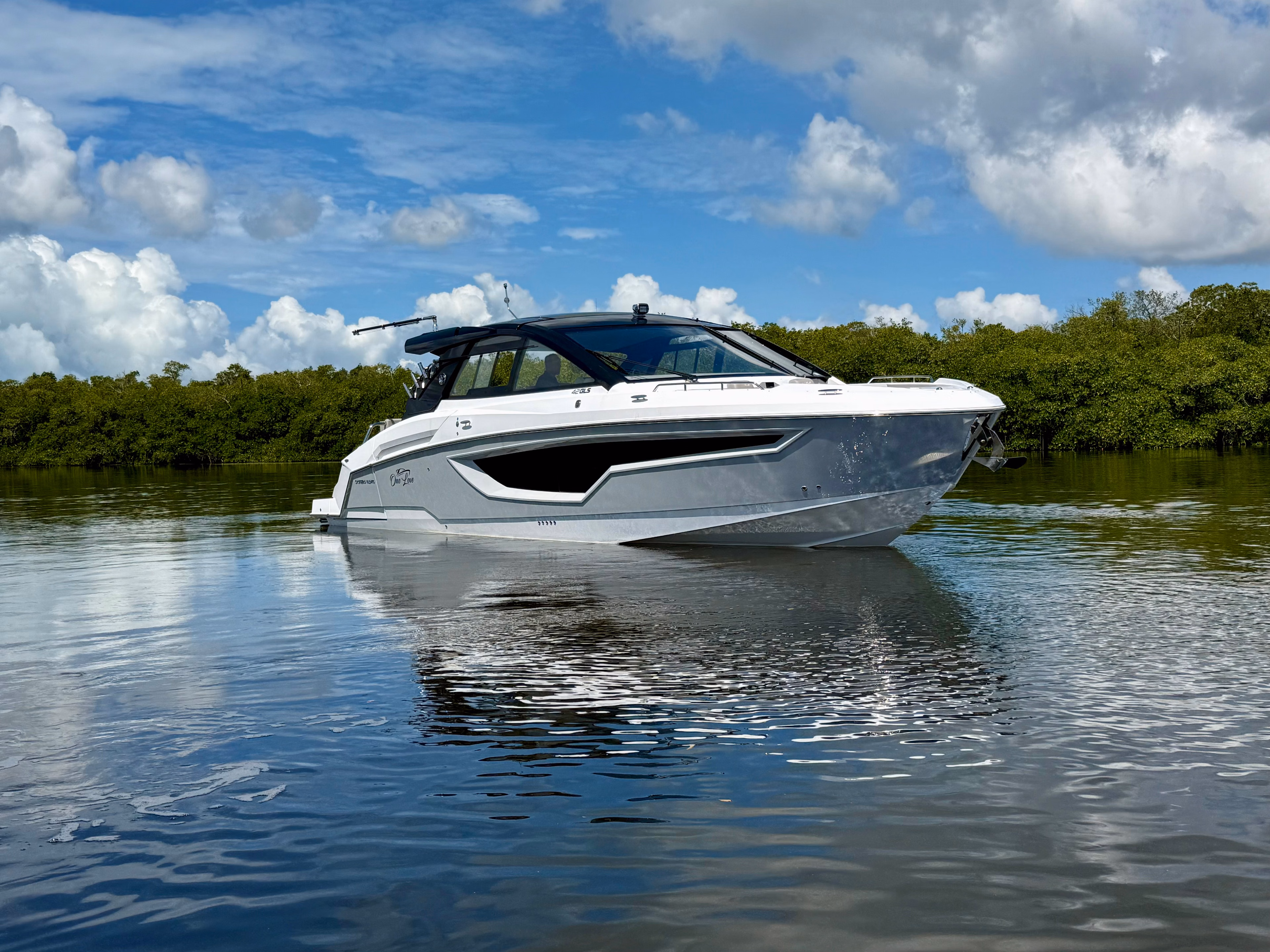 2024 Cruisers Yachts 42 GLS OB 
