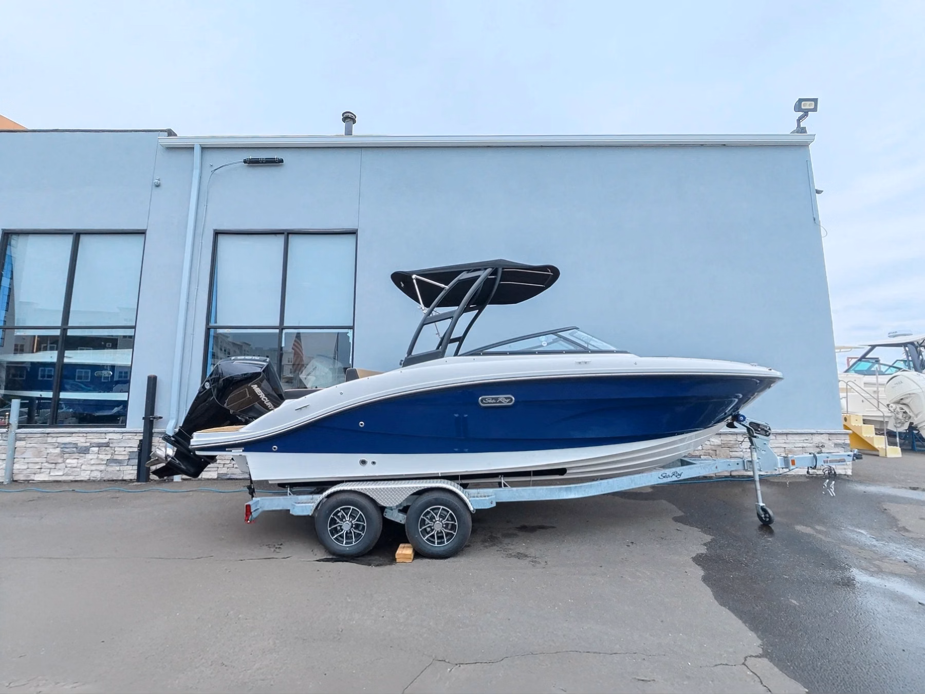 2027 Sea Ray SPX 210 Outboard 