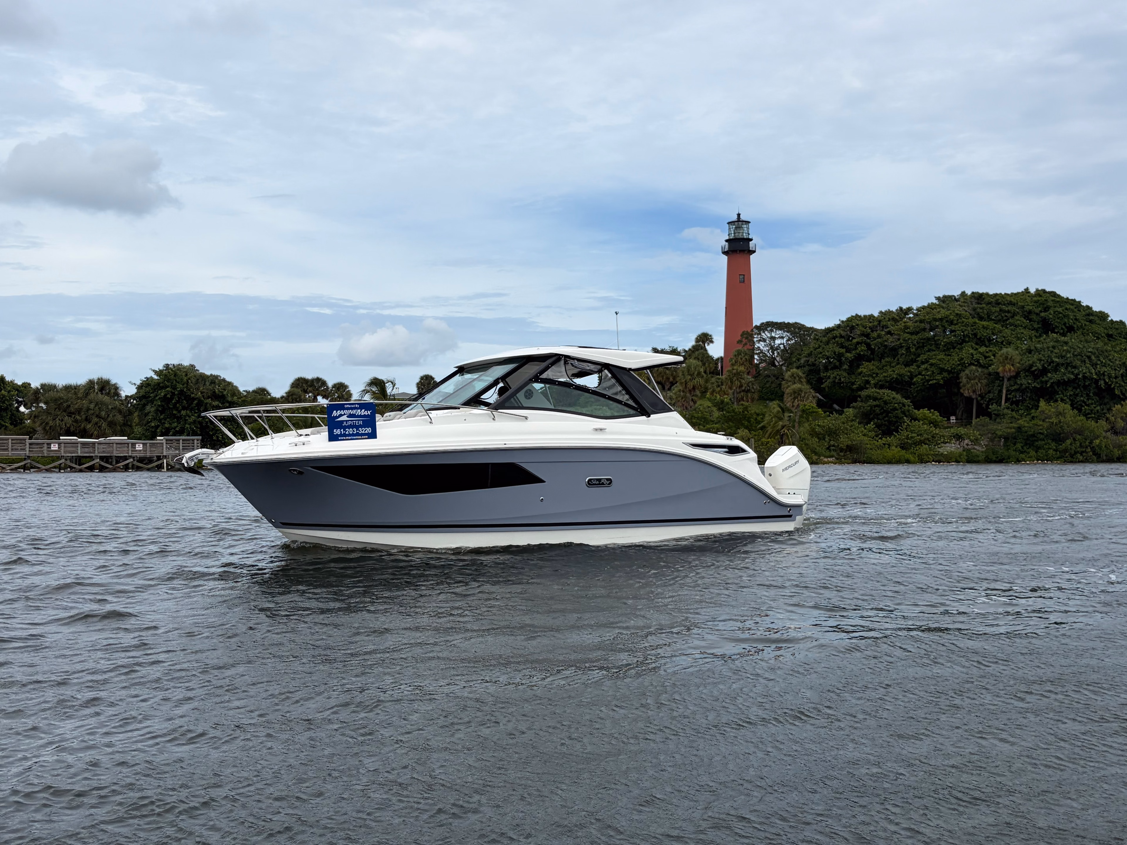 2027 Sea Ray Sundancer 320 Outboard 