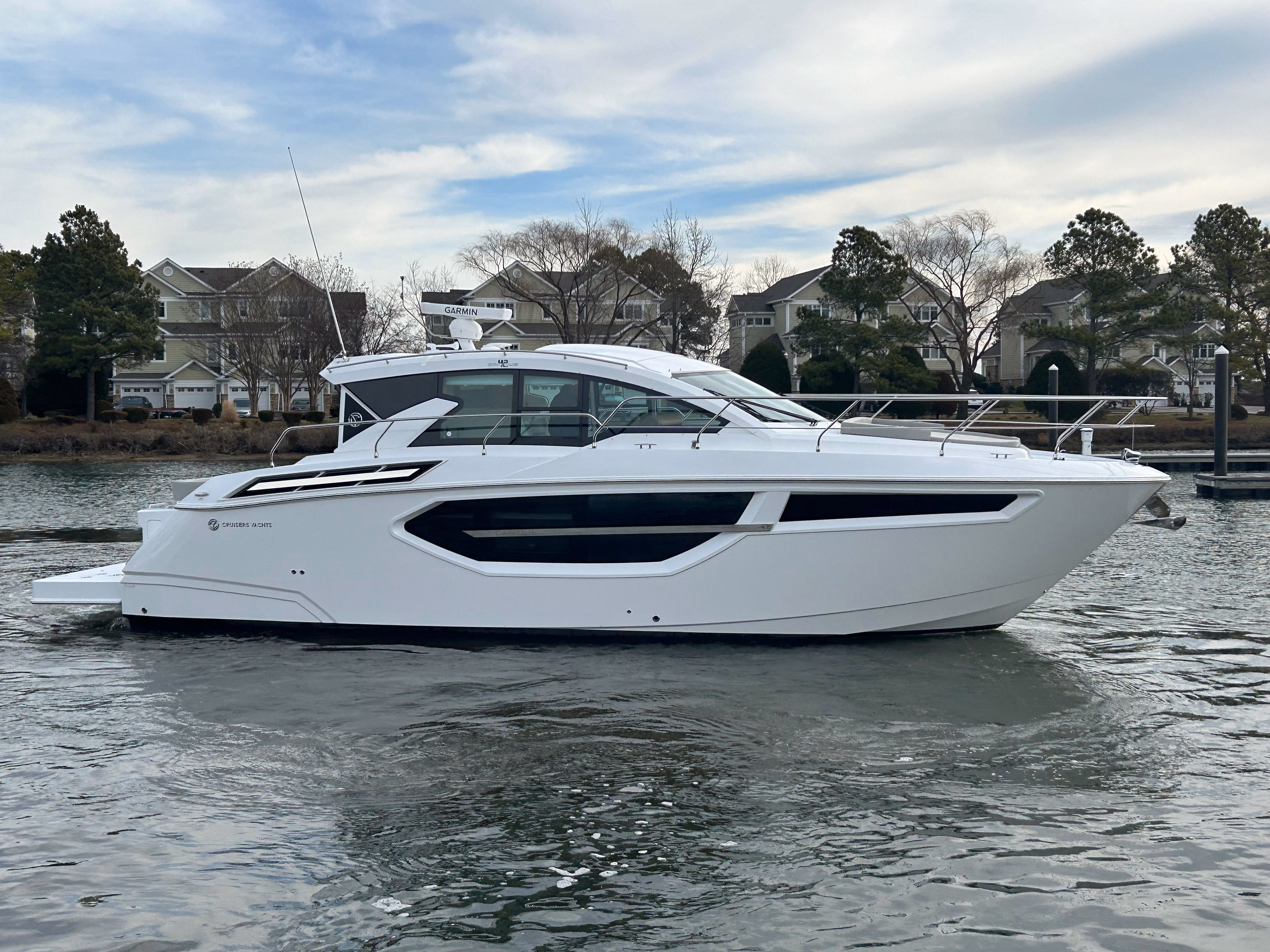 2026 Cruisers Yachts 42 Cantius 