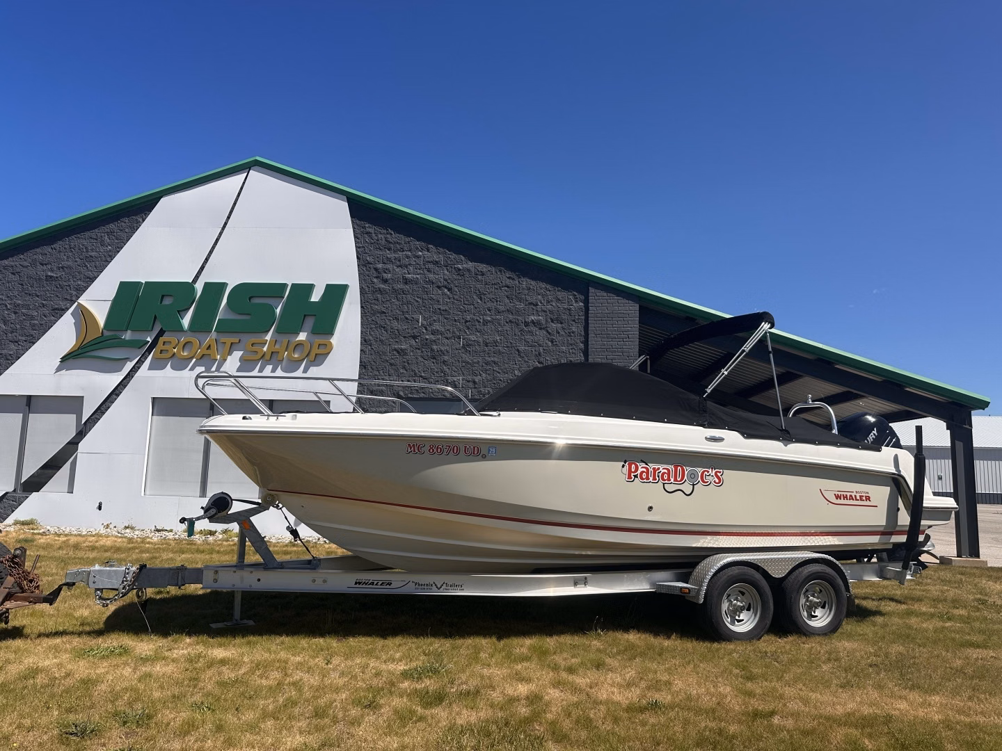 2017 Boston Whaler 230 Vantage