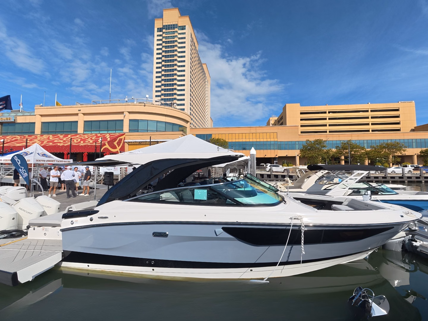 2027 Sea Ray SLX 360 Outboard