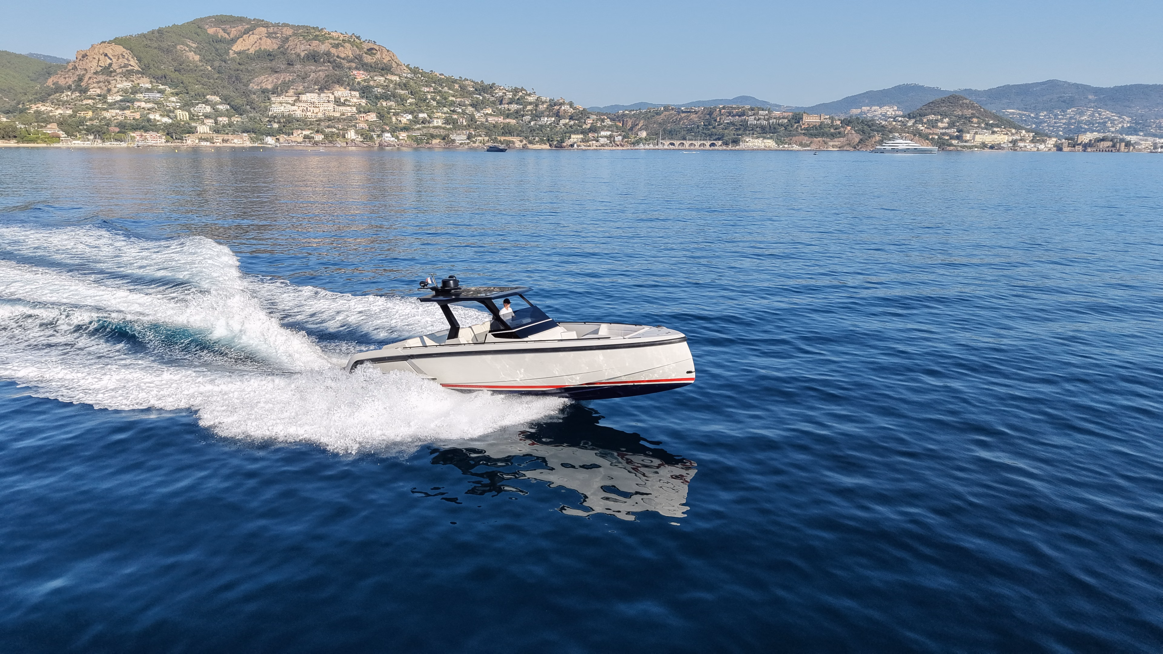 2022 Vanquish Yachts VQ40 Sports Line