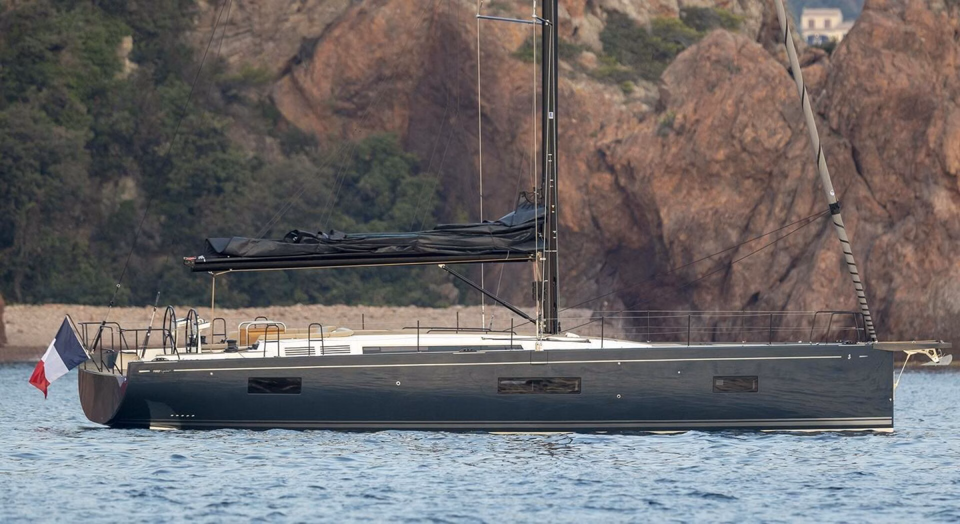 2027 Beneteau First 53