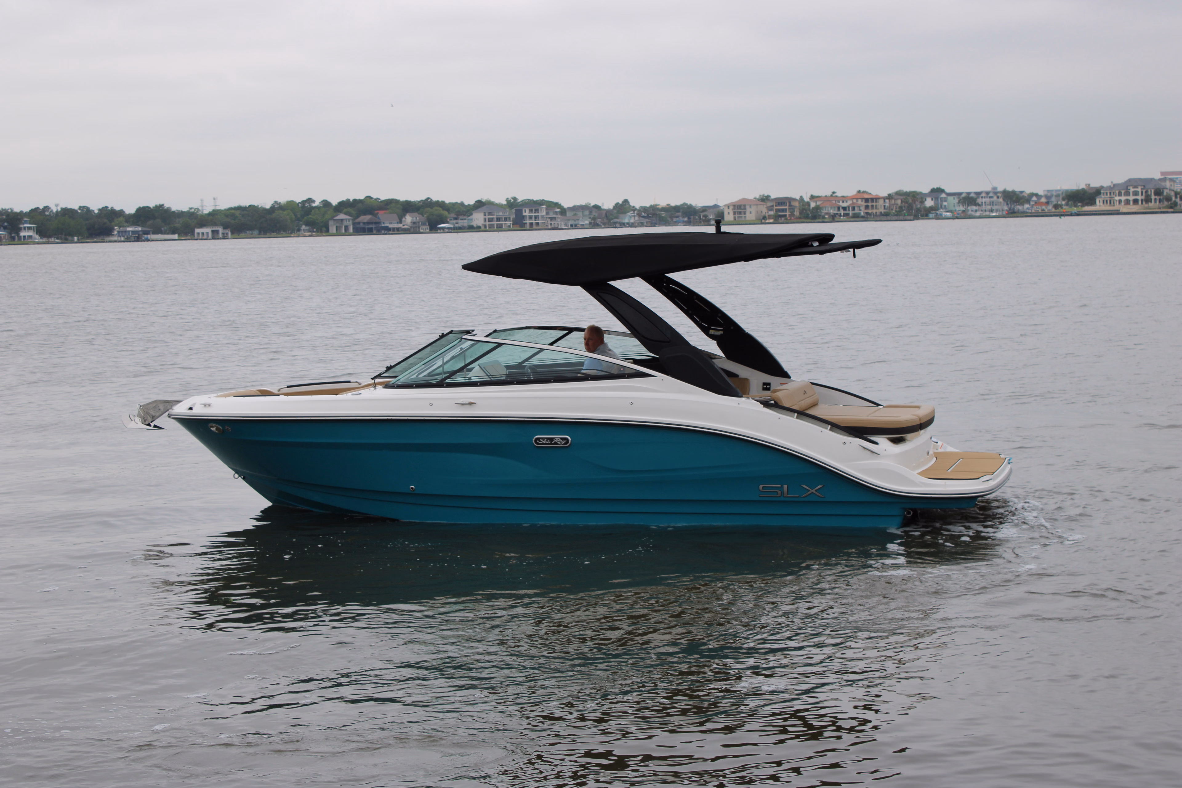 2026 Sea Ray SLX 260