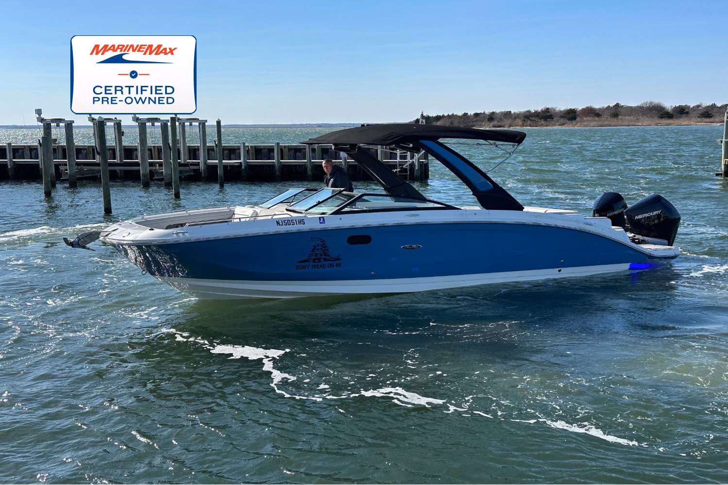 2023 Sea Ray SDX 290 Outboard