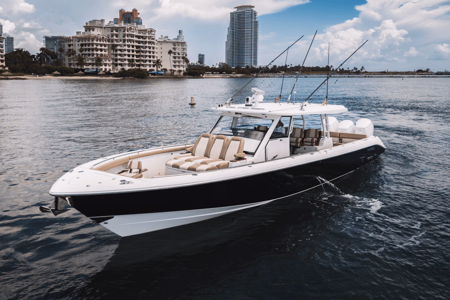 2023 Everglades Boats 455CC 