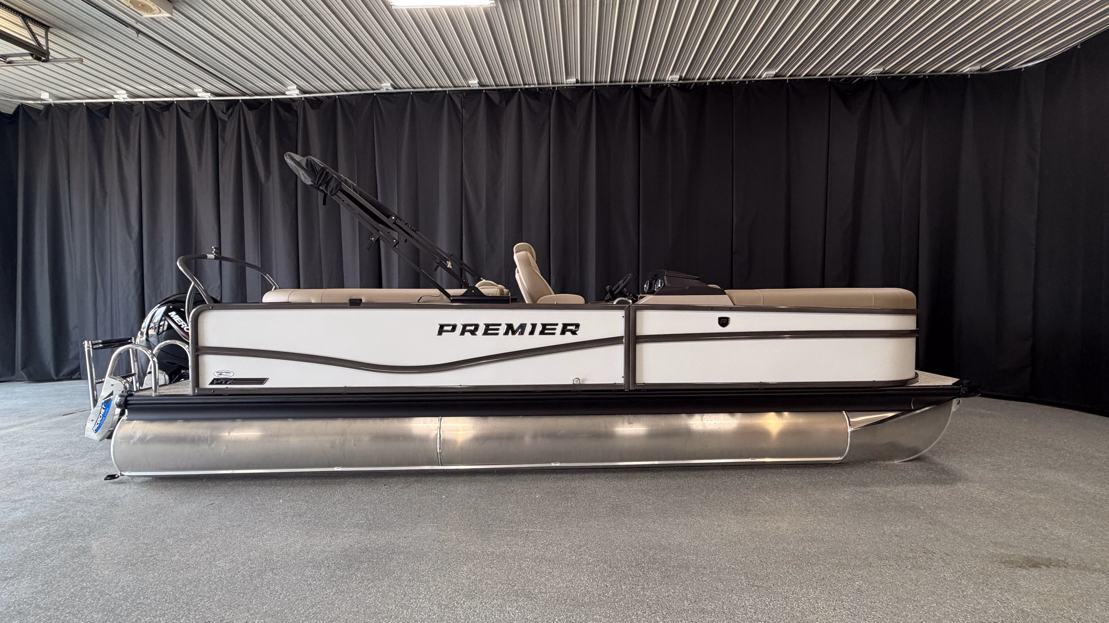 2027 Premier 230 Sunsation 