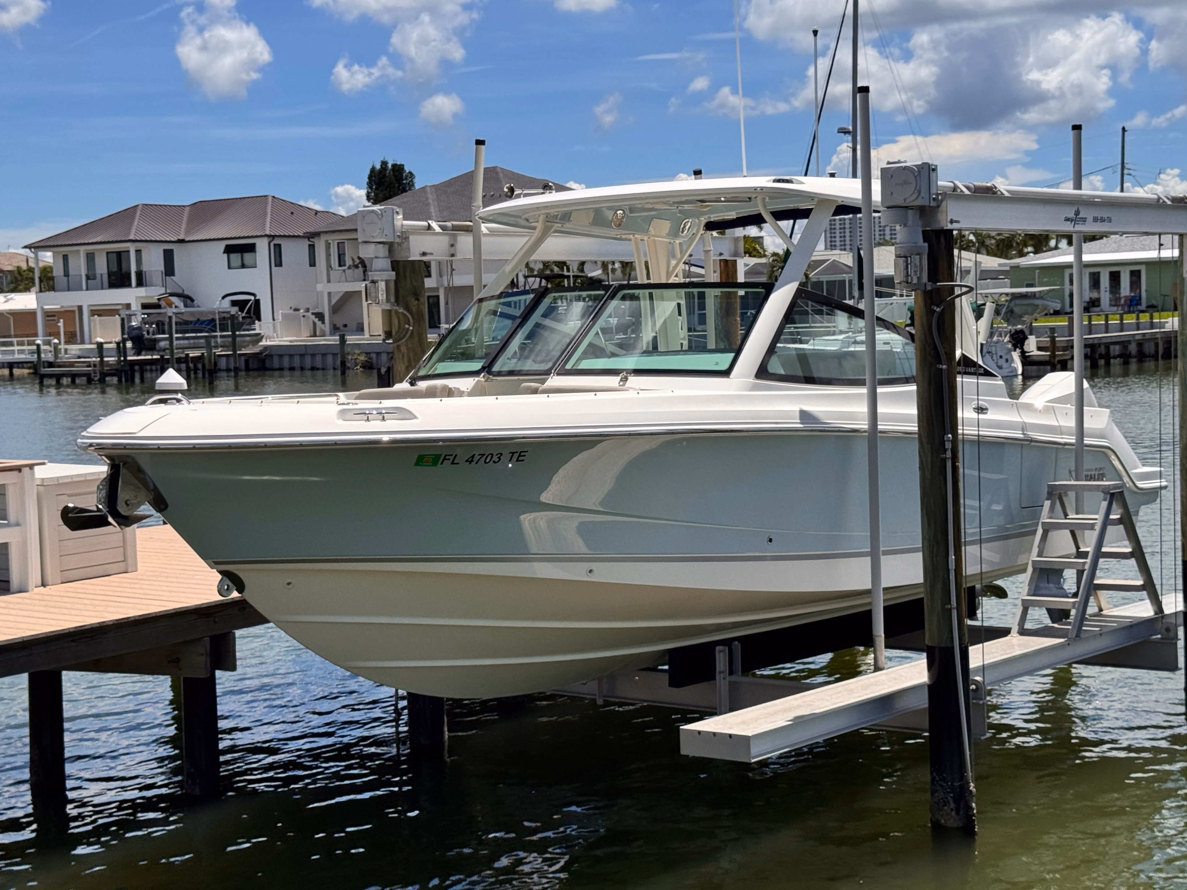 2022 Boston Whaler 280 Vantage