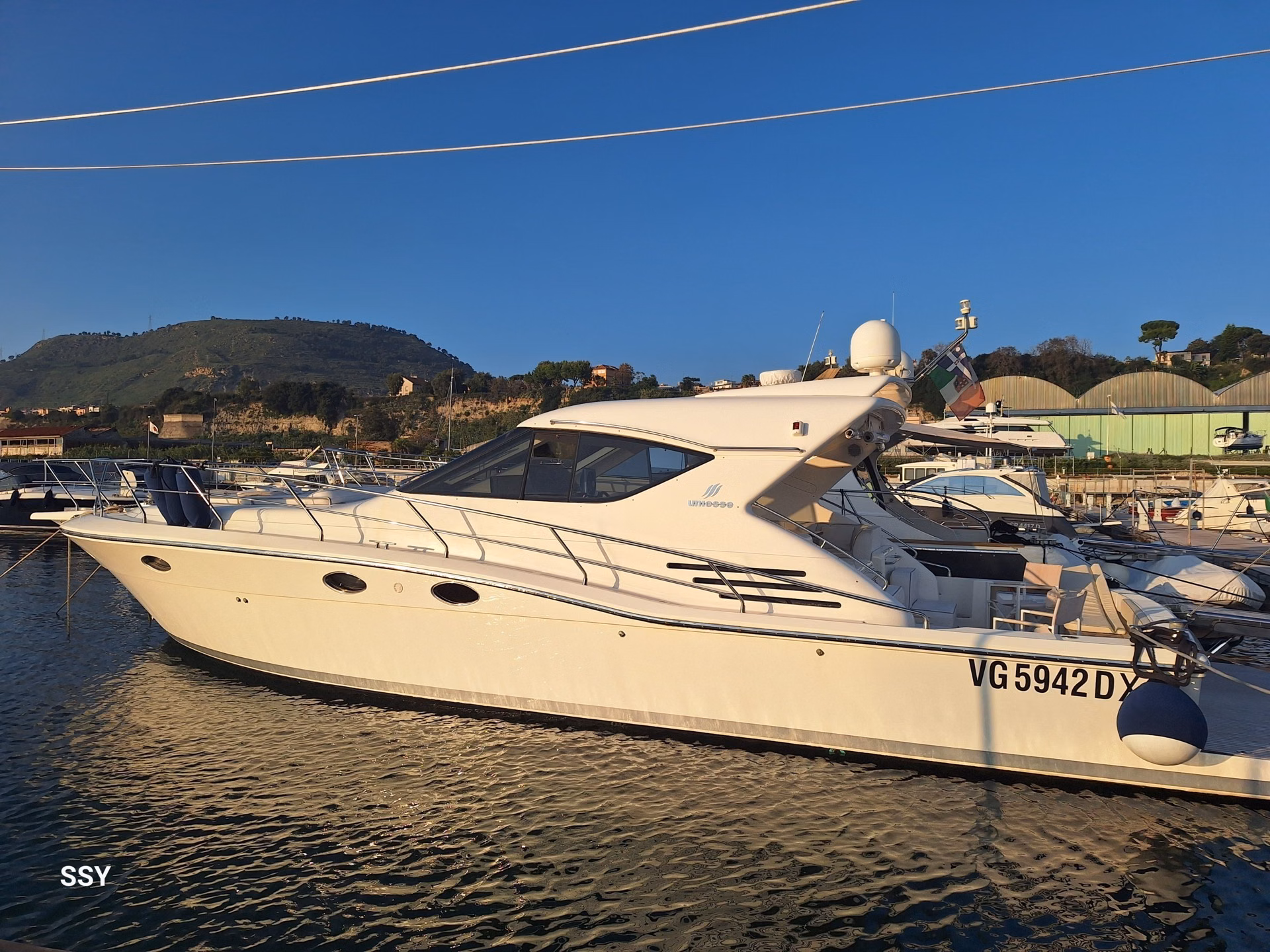 2010 Uniesse 48 HARD TOP 