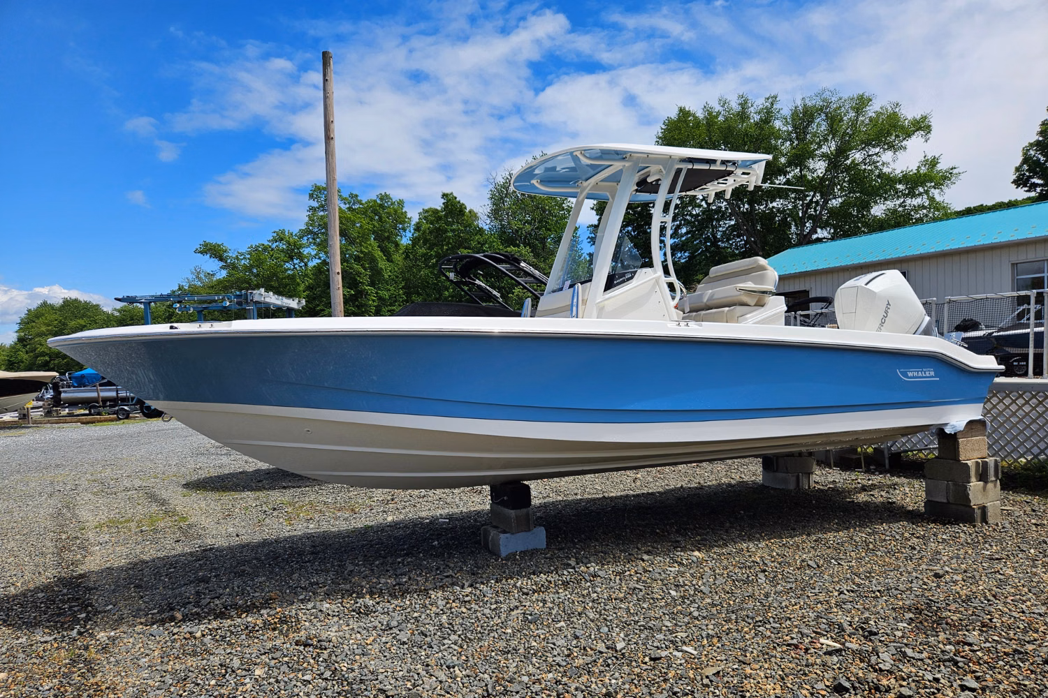 2026 Boston Whaler 250 Dauntless