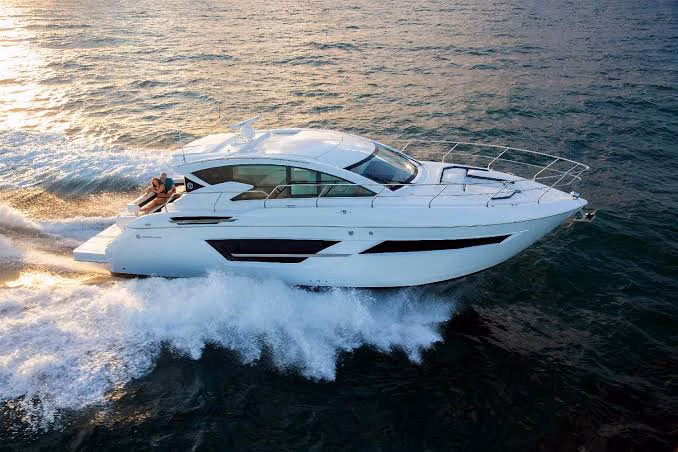2025 Cruisers Yachts 46 Cantius