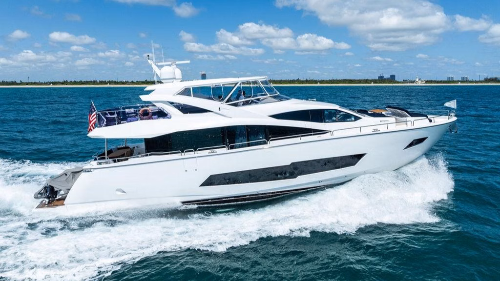 2019 Sunseeker 86 Yacht 
