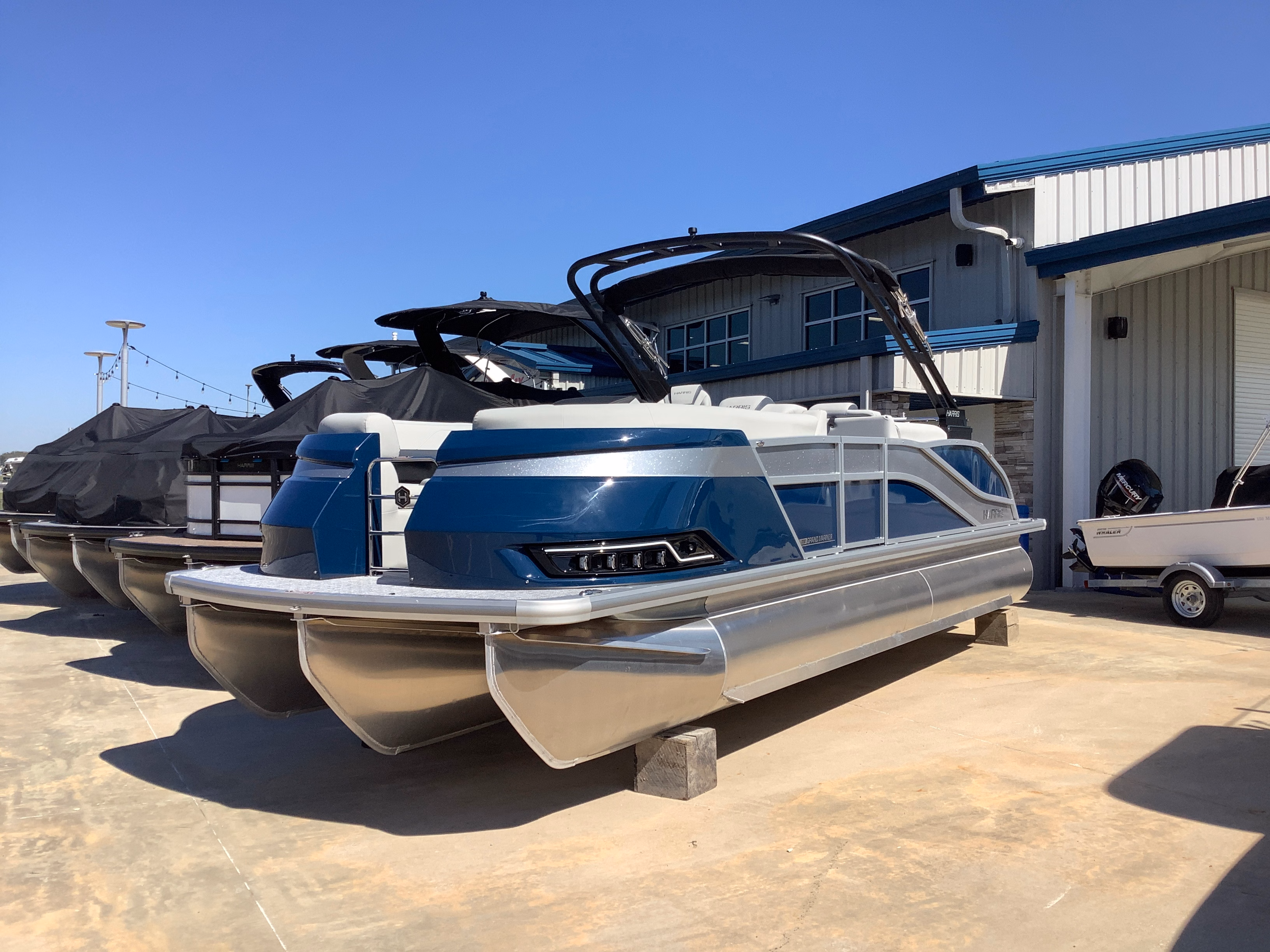 2026 Harris 230 Grand Mariner 