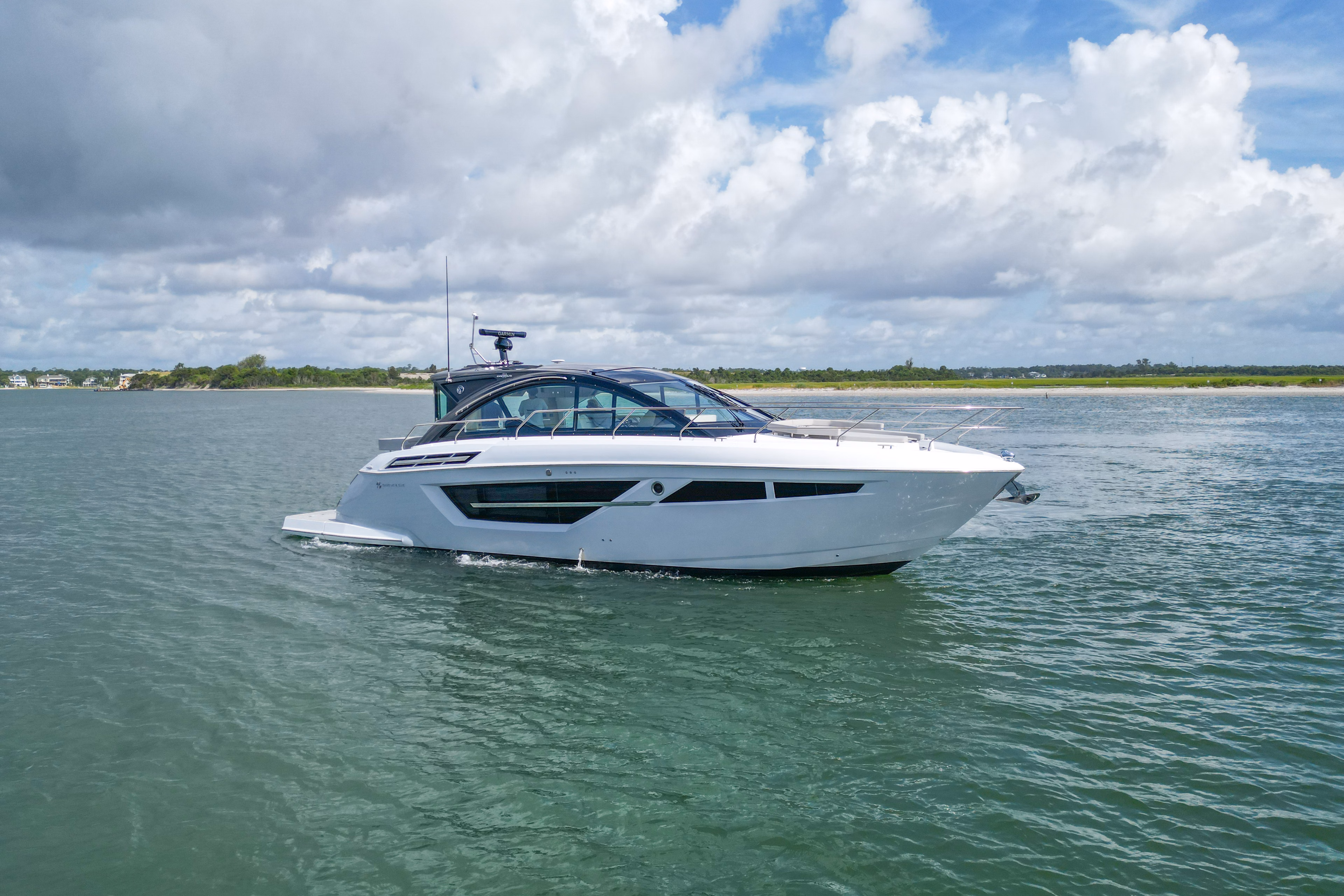 2025 Cruisers Yachts 50 Cantius 