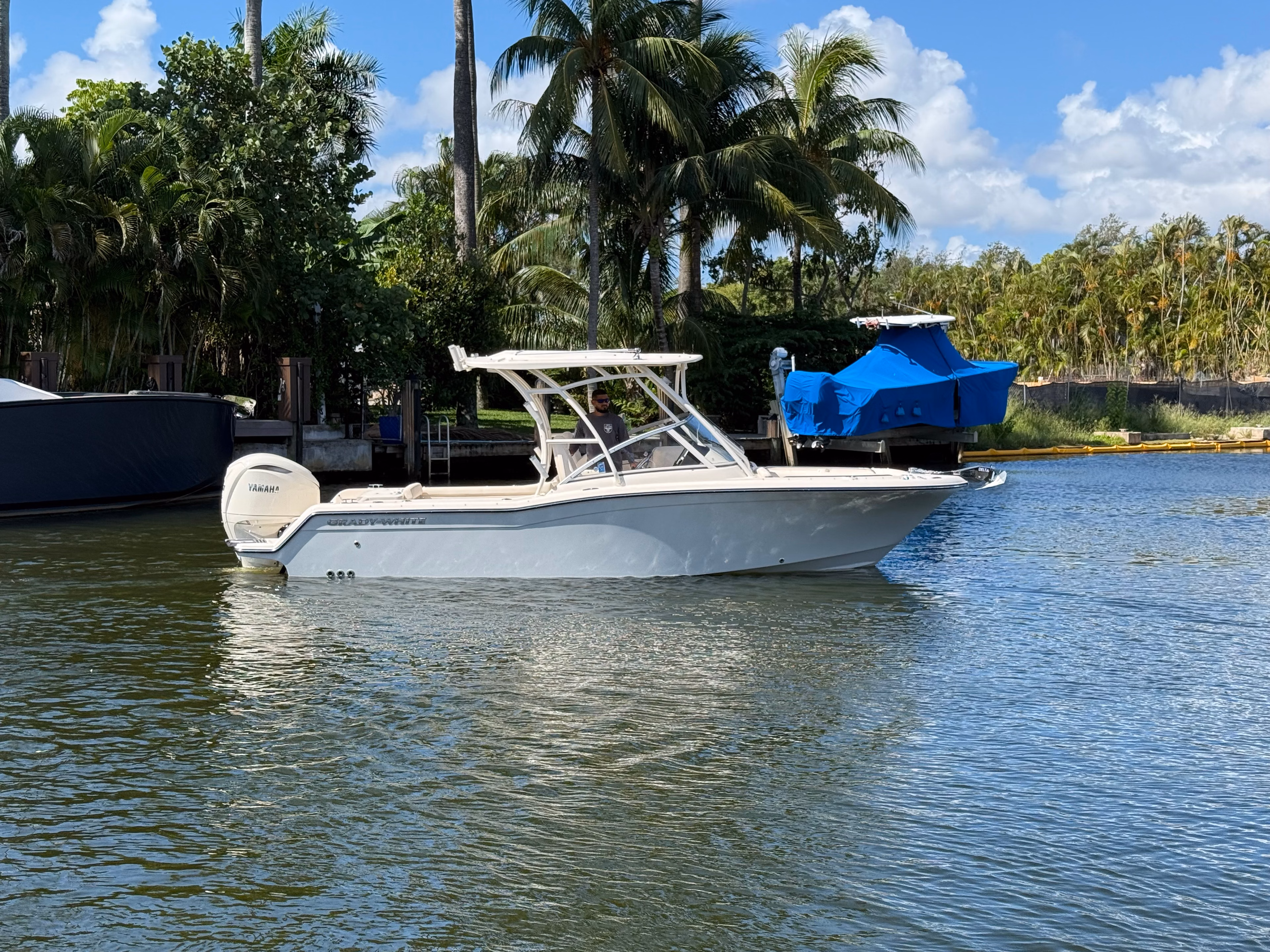 2027 Grady-White Boats Freedom 235