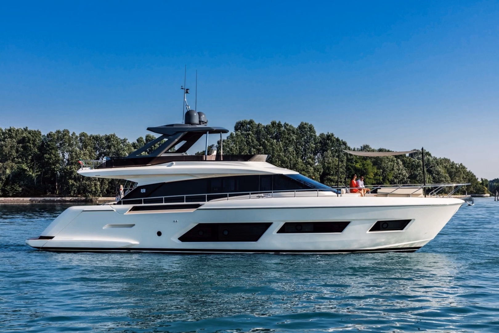 2026 Ferretti Yachts 670