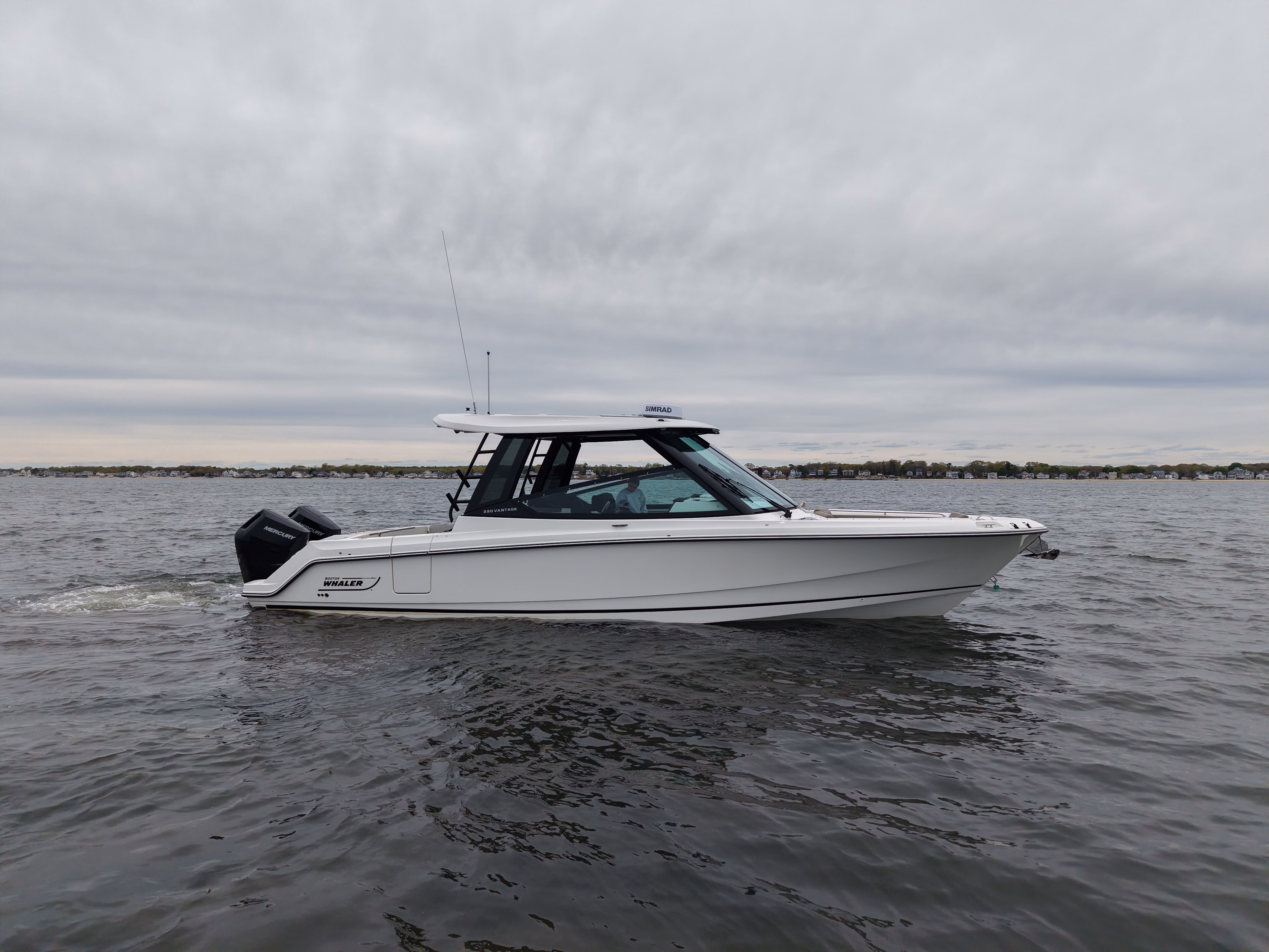 2026 Boston Whaler 330 Vantage