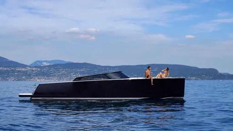 2025 VanDutch Yachts 40 