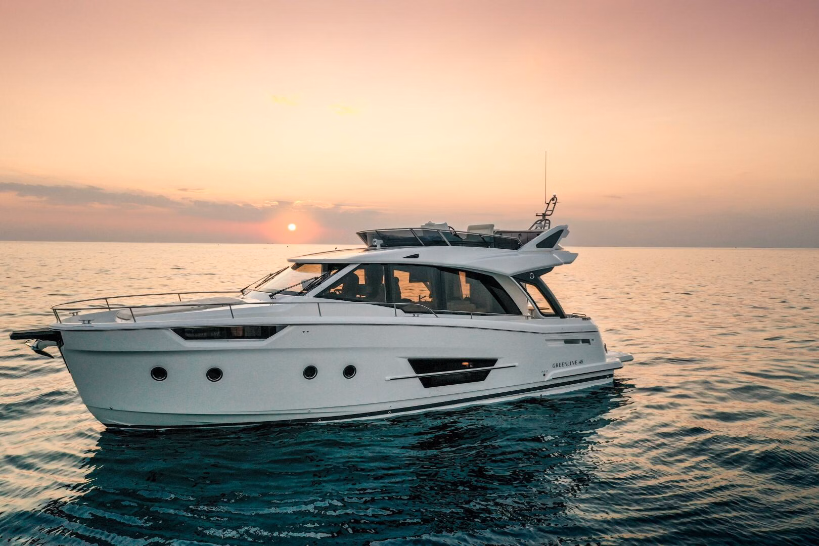2027 Greenline Yachts 45 Fly Hybrid 