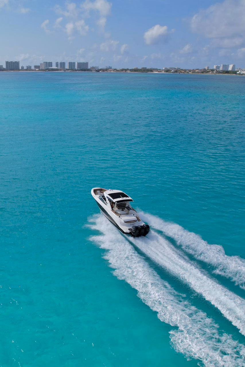 2018 Sea Ray SLX 350 Outboard 
