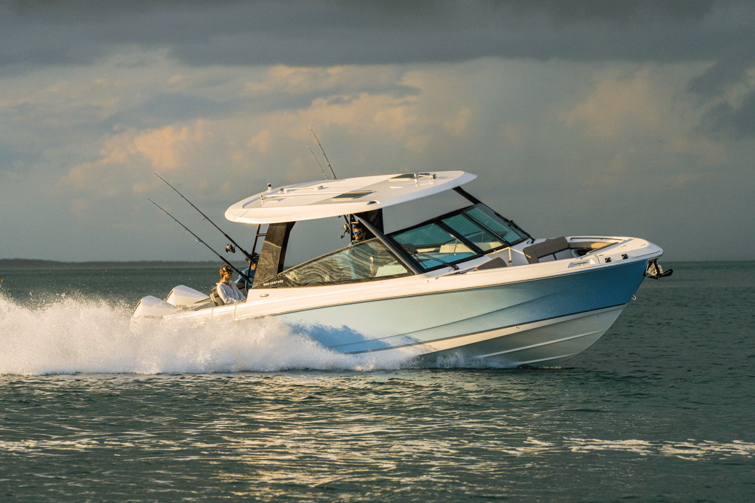 2027 Boston Whaler 330 Vantage