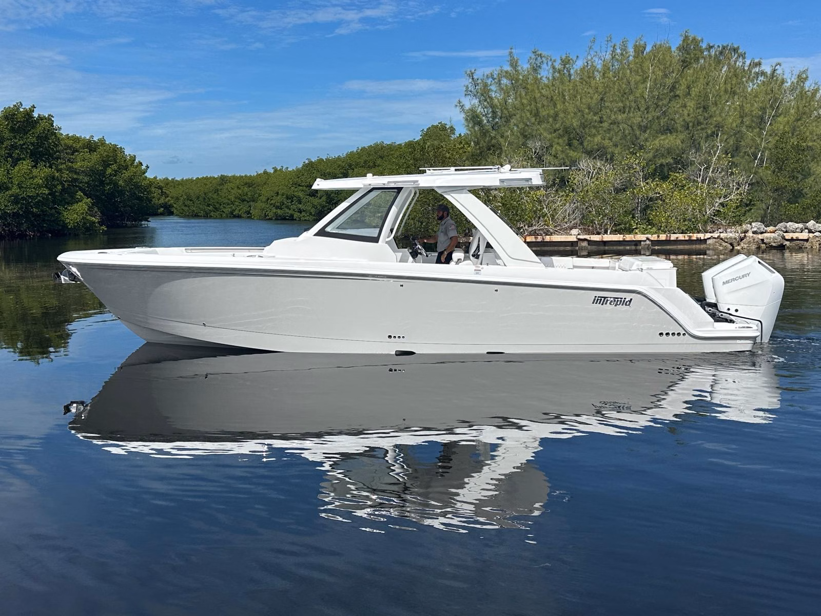 2026 Intrepid Powerboats 35 Panacea 